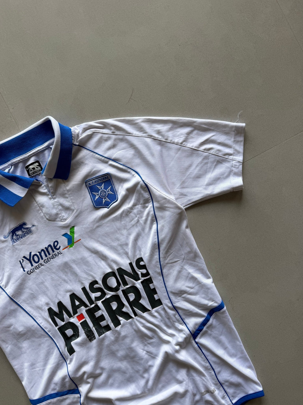 2011 AIRNESS AJ AUXERRE JERSEY - M - Aged Arc