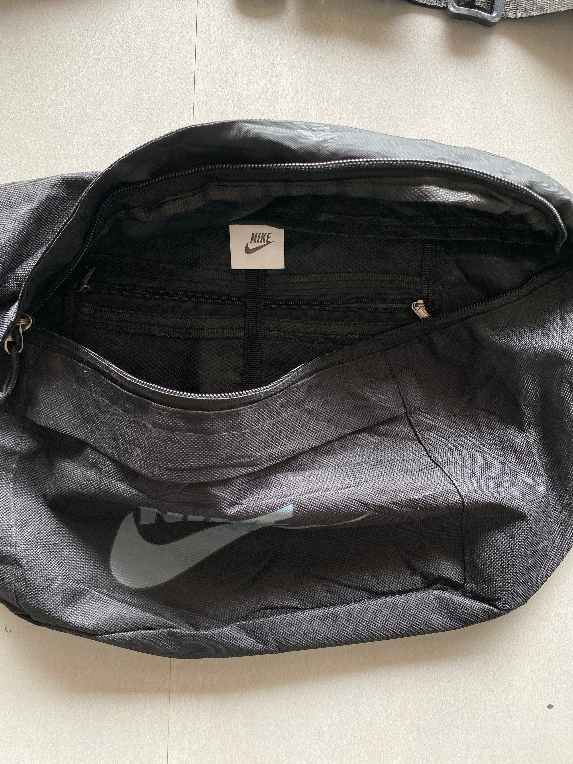 NIKE SHOULDER BAG