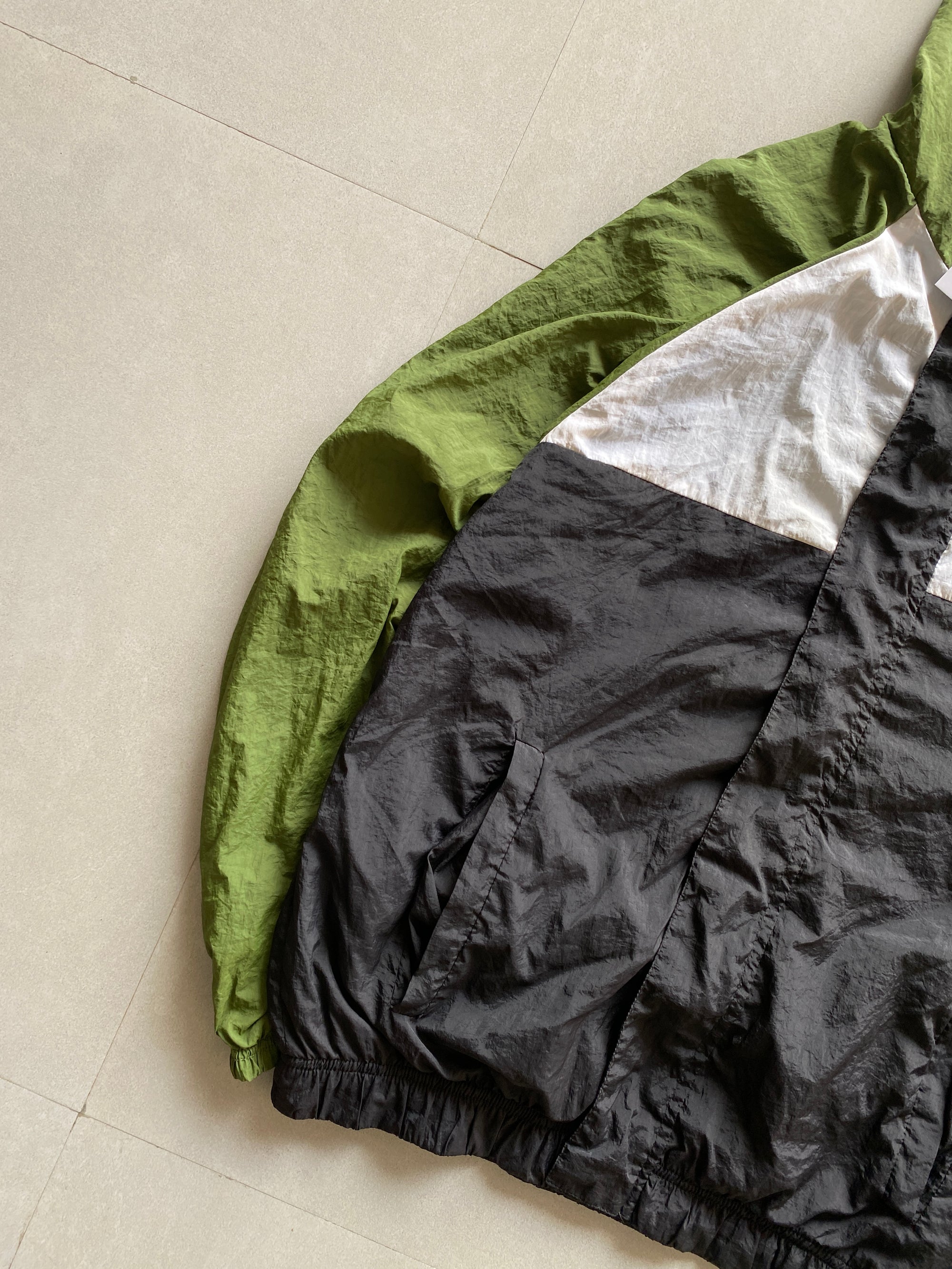 NIKE MULTI SWOOSH JACKET - L