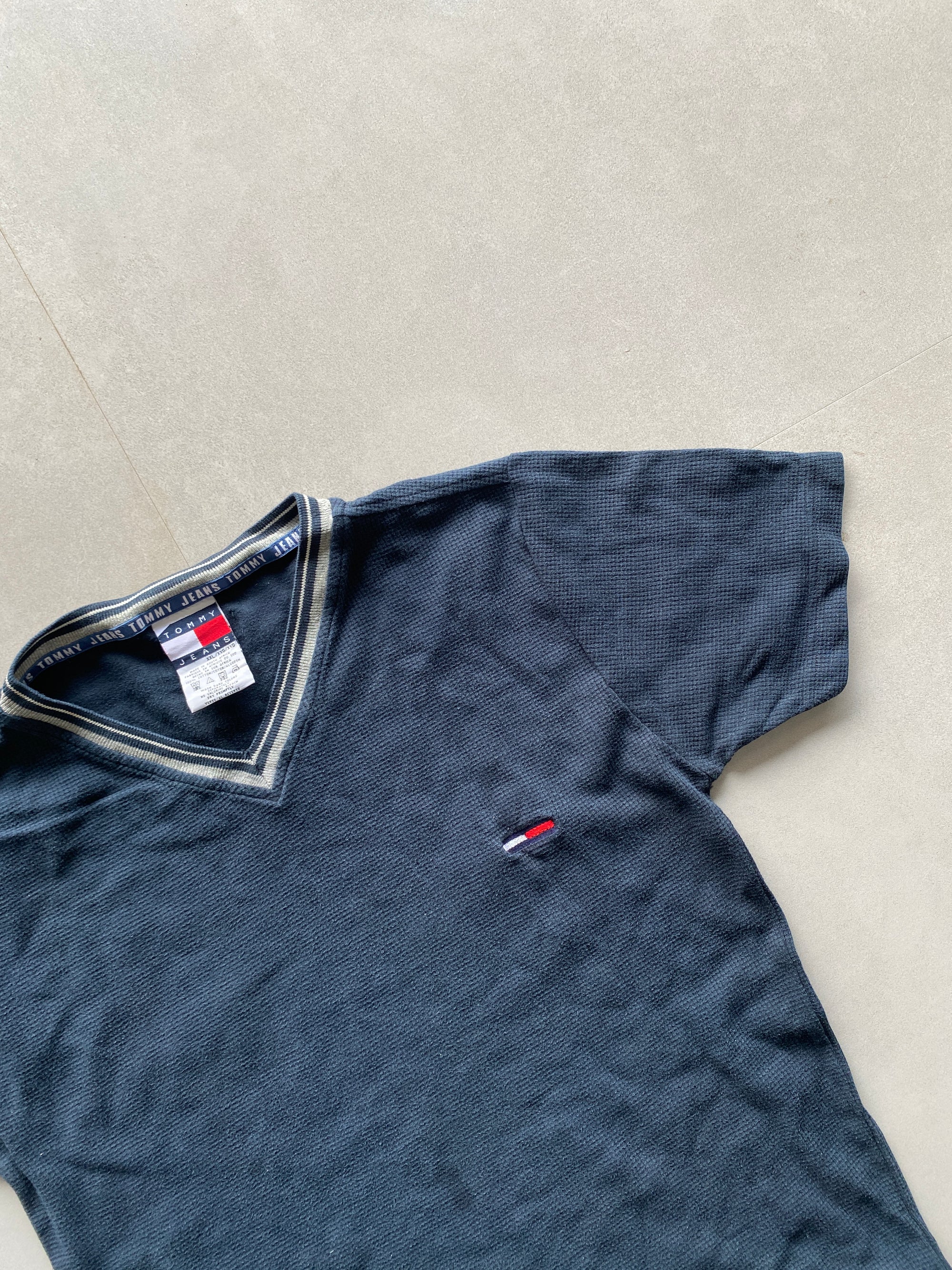 90s TOMMY HILFIGER TEE - S