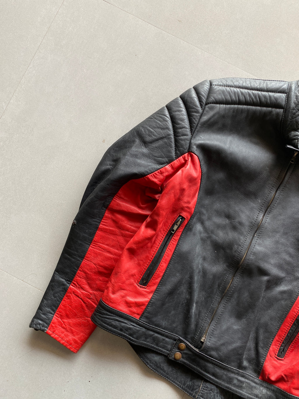 VINTAGE BIKER LEATHER JACKET - M