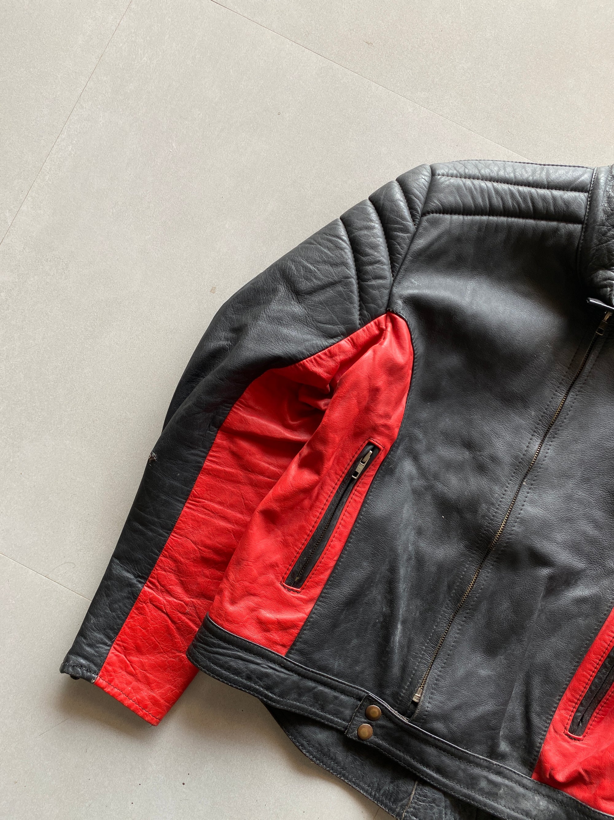 VINTAGE BIKER LEATHER JACKET - M