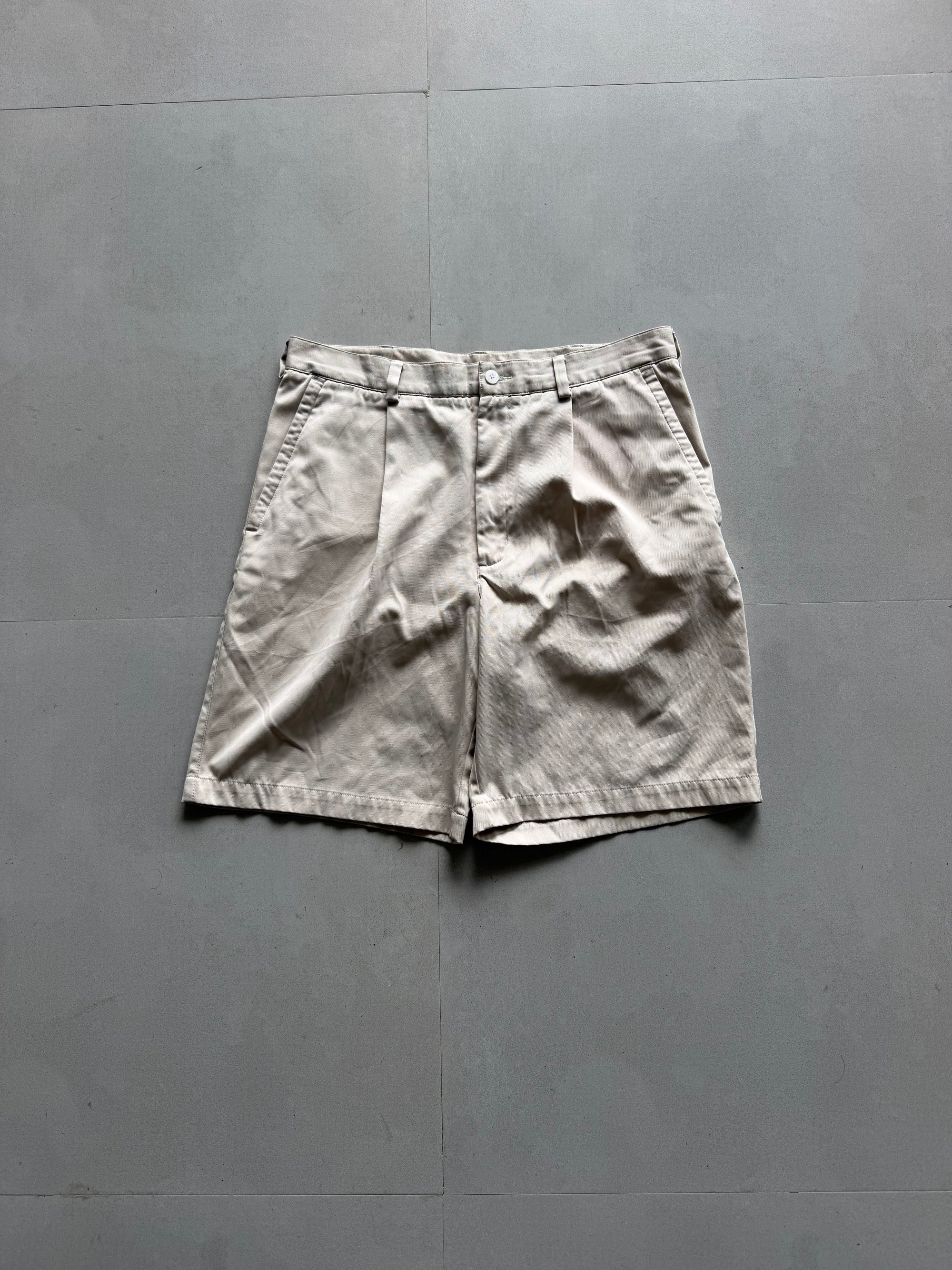 00S NIKE GOLF SHORTS -M