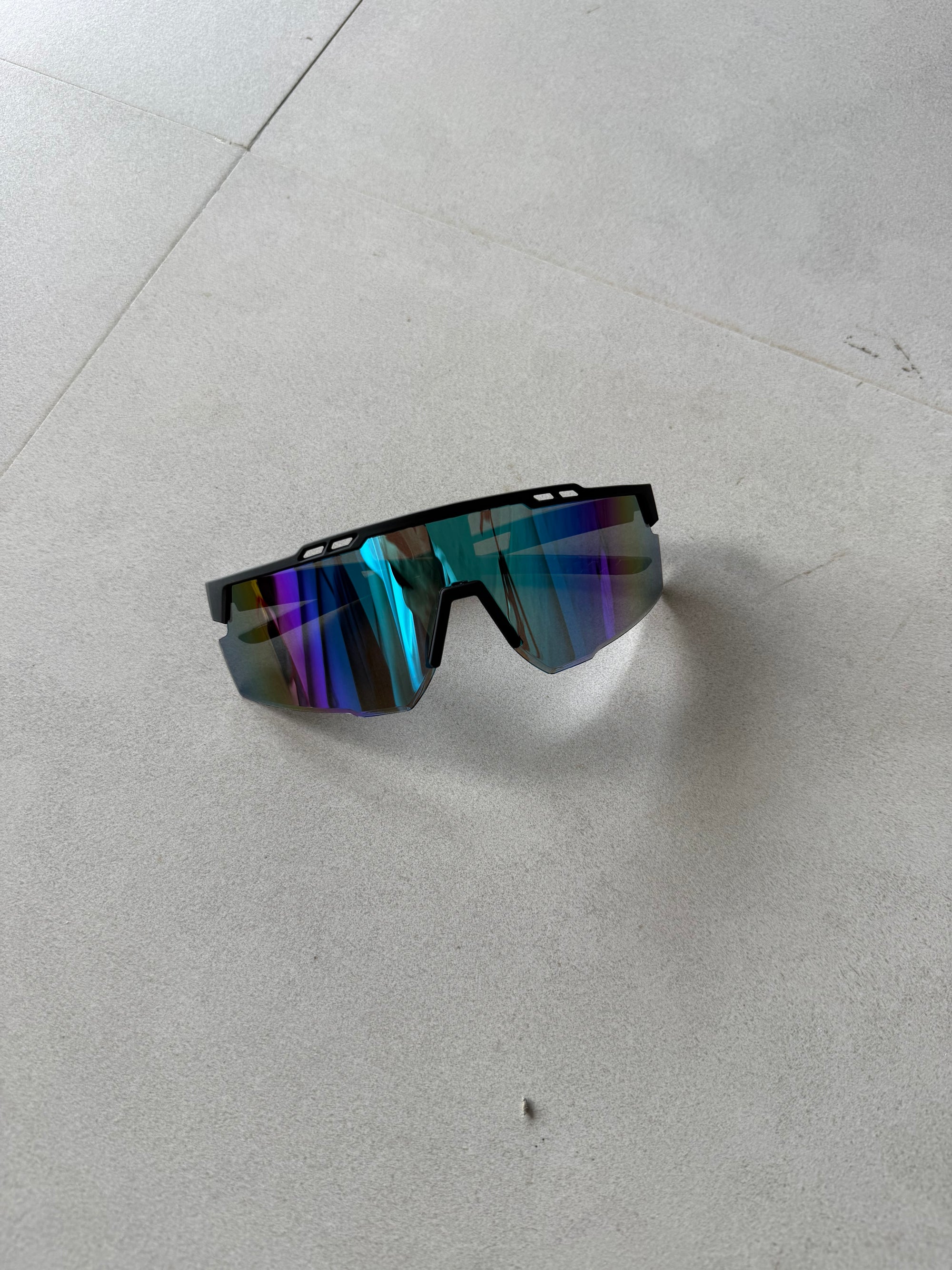 UV PROTECTED SPORTS GOGGLES