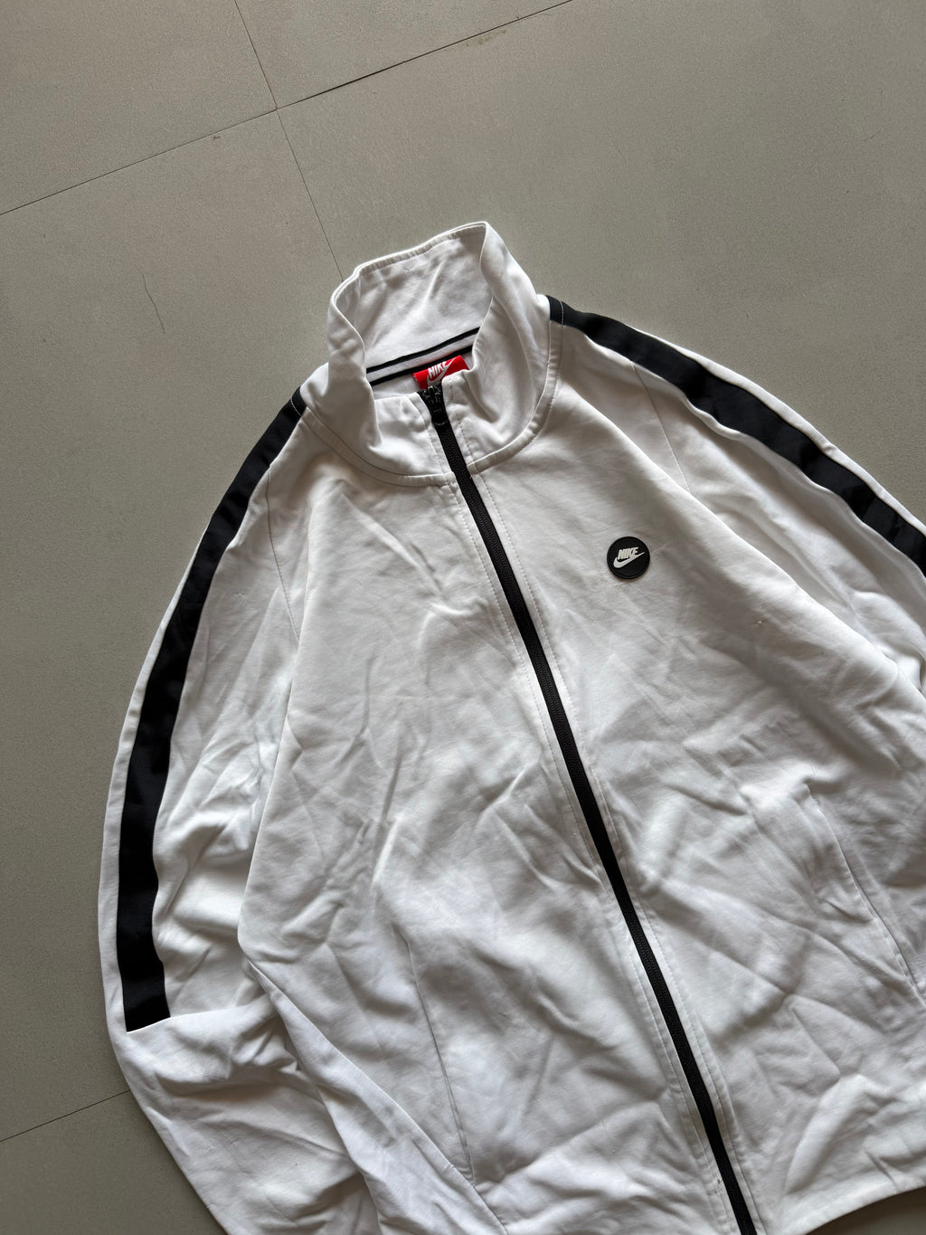 VINTAGE NIKE JACKET - M