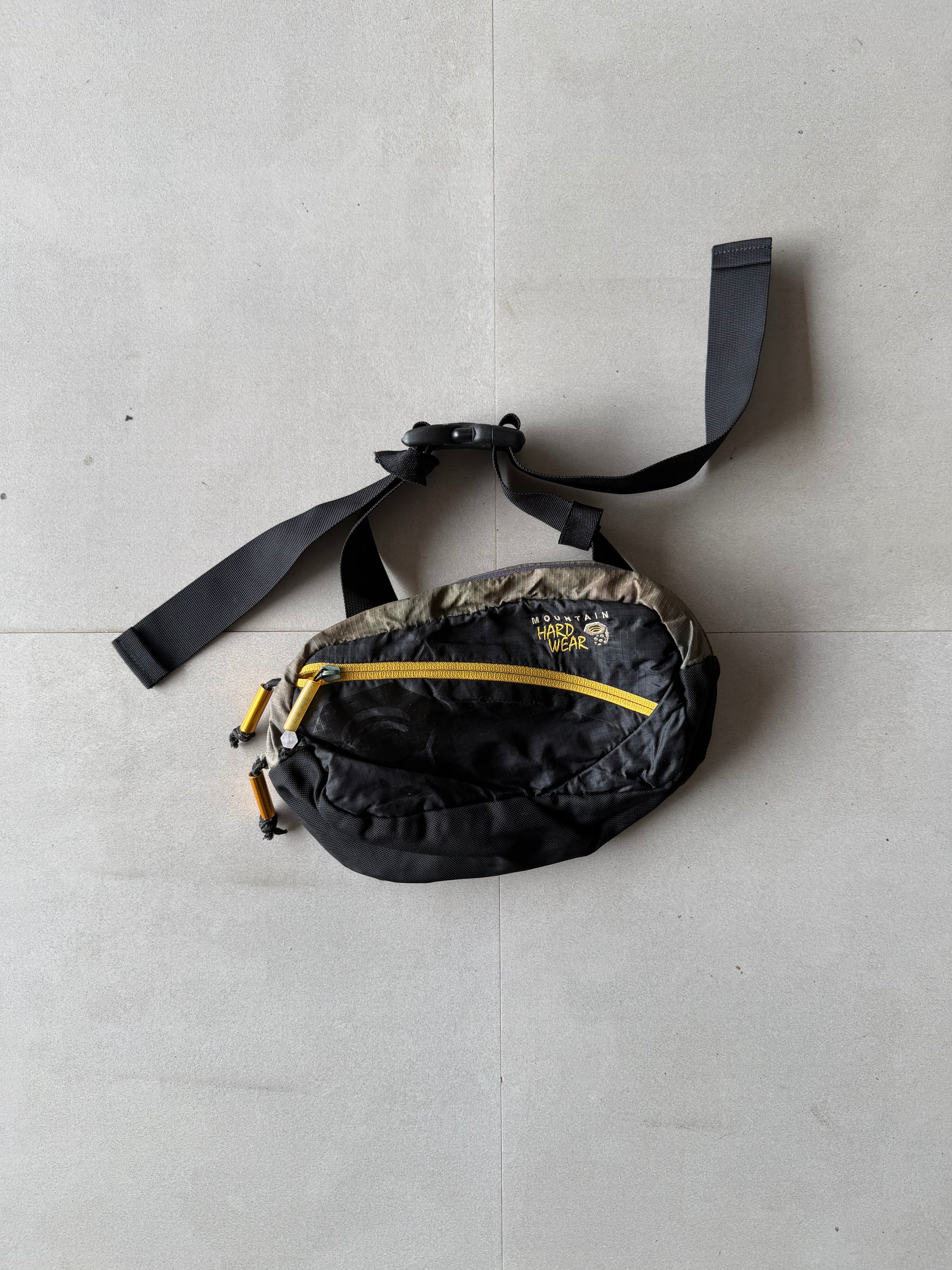 MOUNTAIN HARDWEAR HIKING WAIST BAG