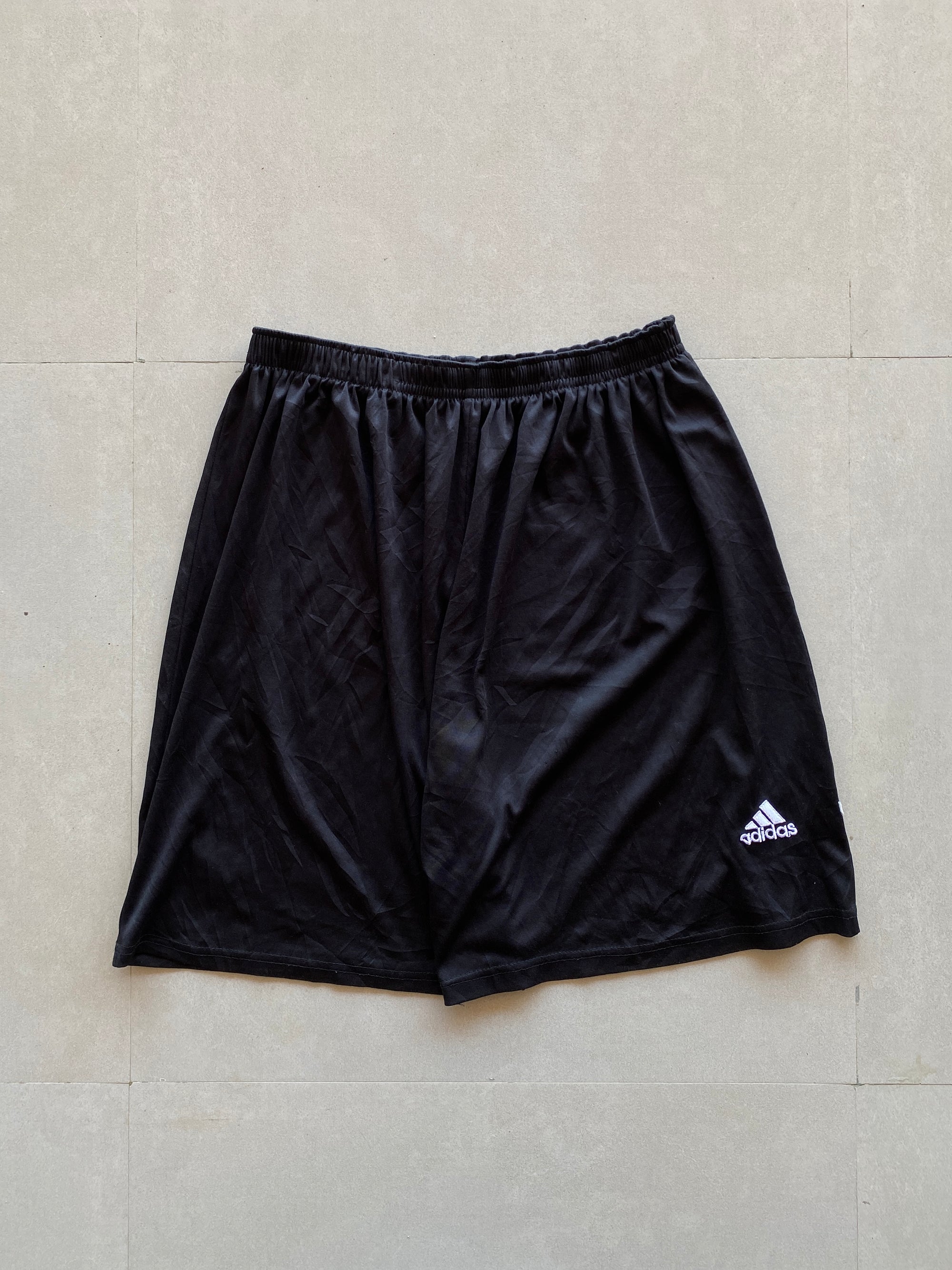 ADIDAS BLACK SHORTS - XL