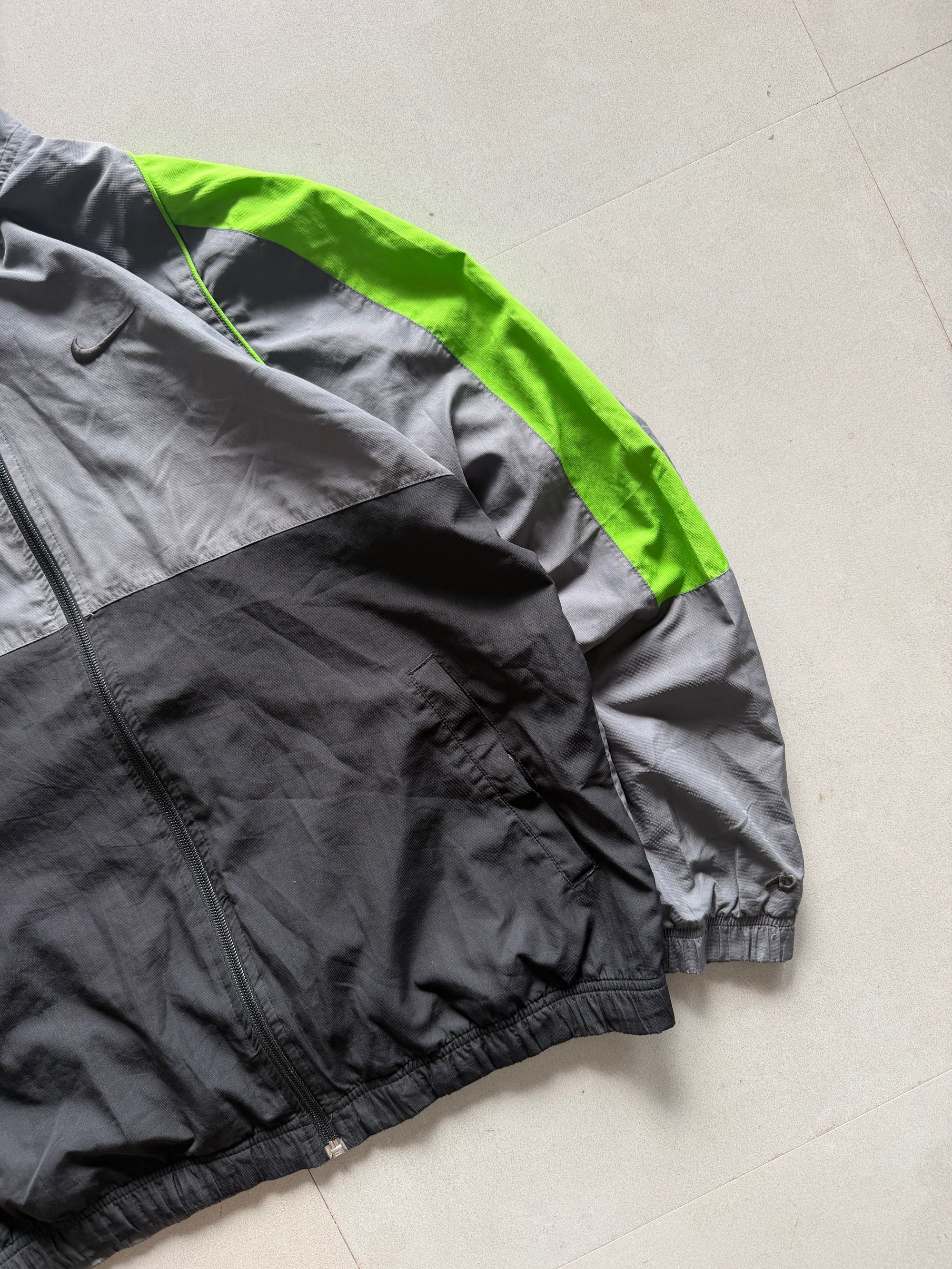 VINTAGE NIKE JACKET - L