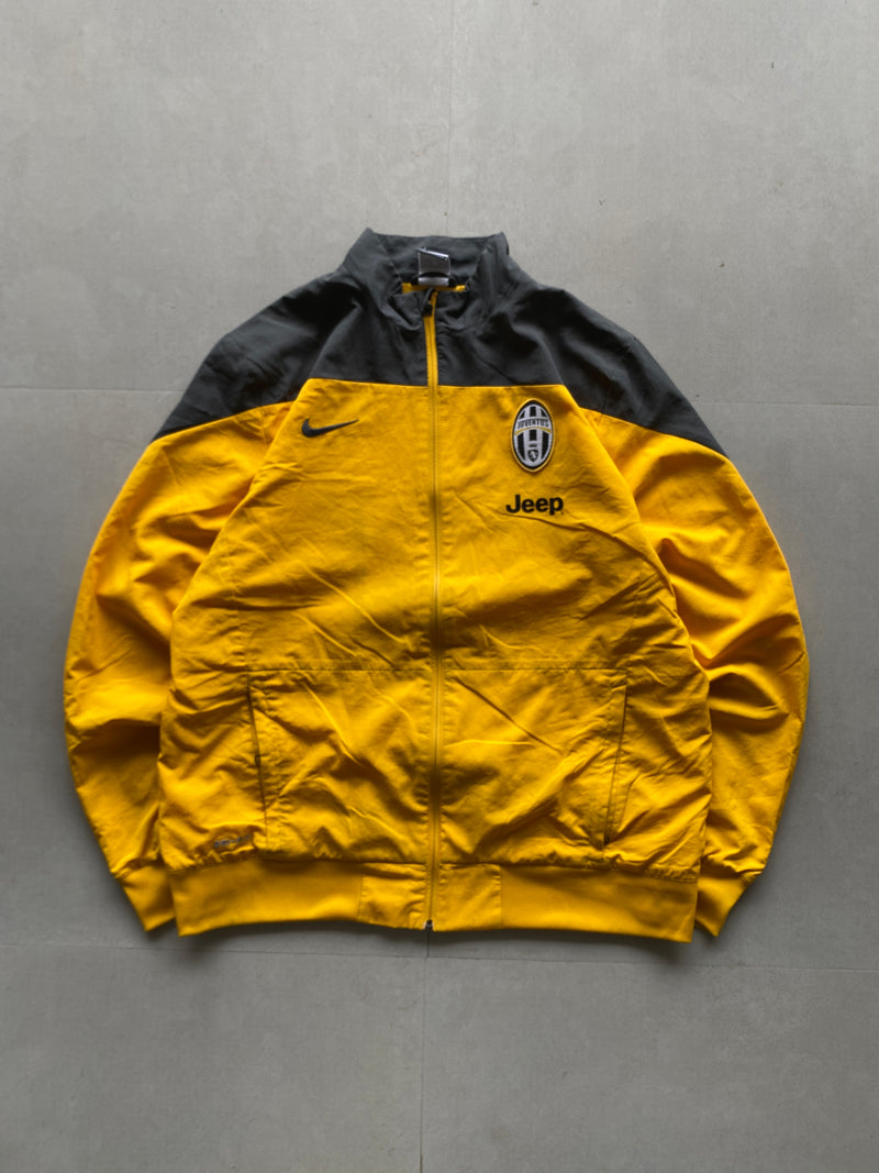 VINTAGE NIKE JUVENTUS JACKET - M
