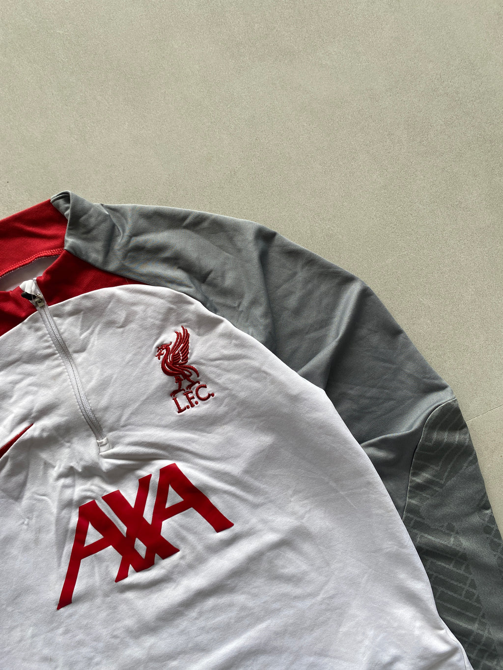 LIVERPOOLS TRAINING TOP - XS