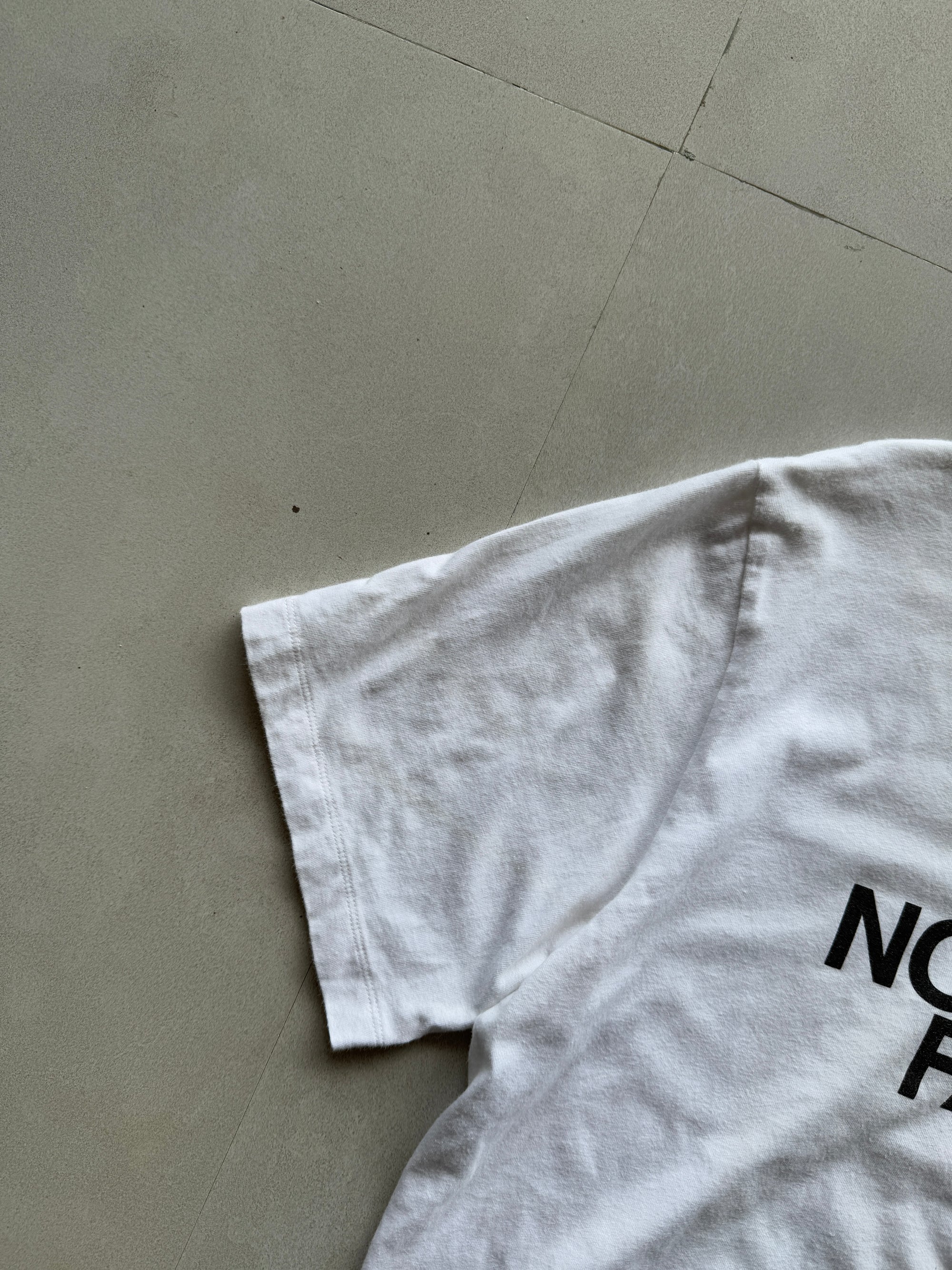 THE NORTH FACE BIG LOGO TEE - L
