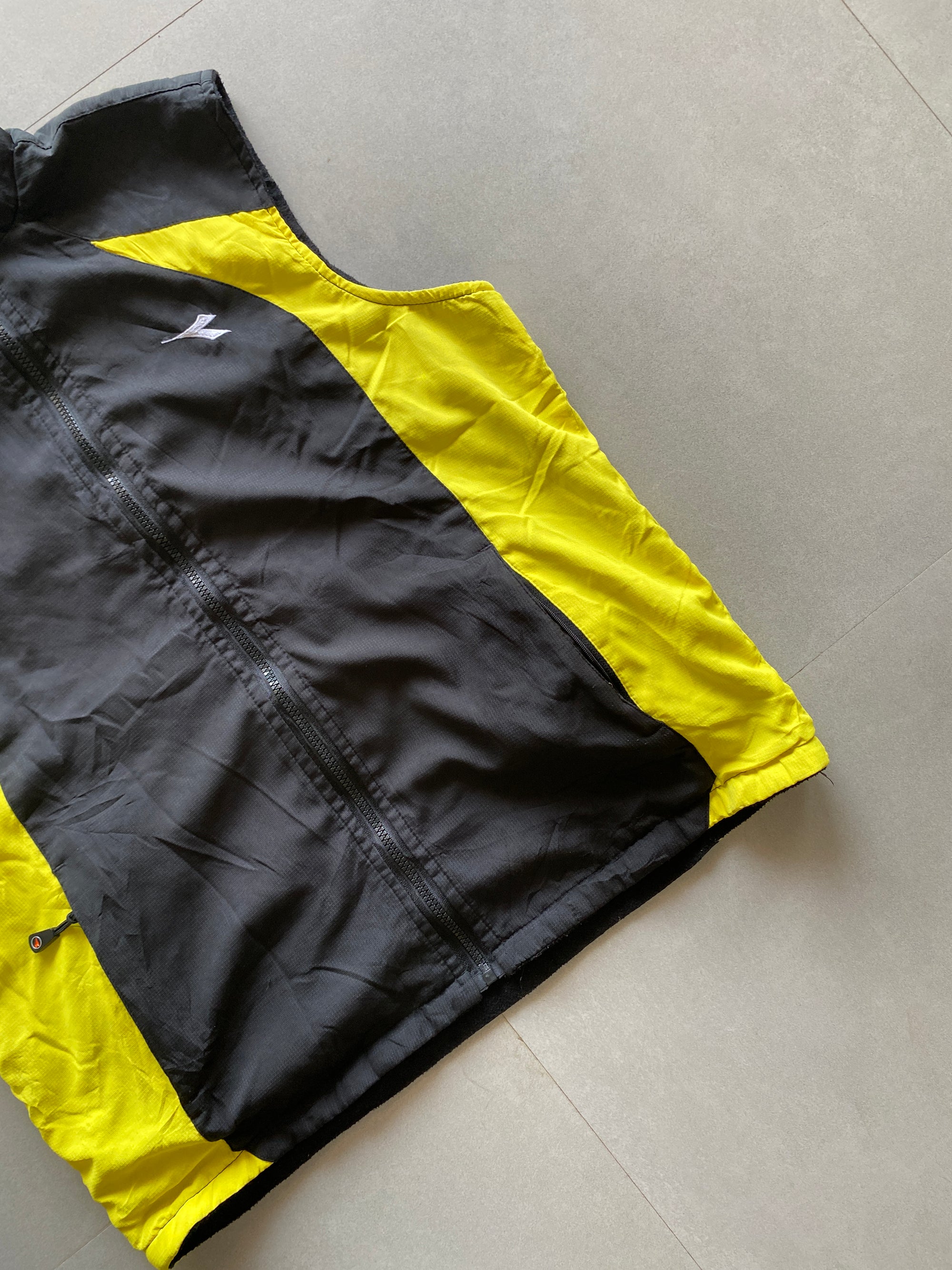 DIADORA REVERSIBLE VEST JACKET - M