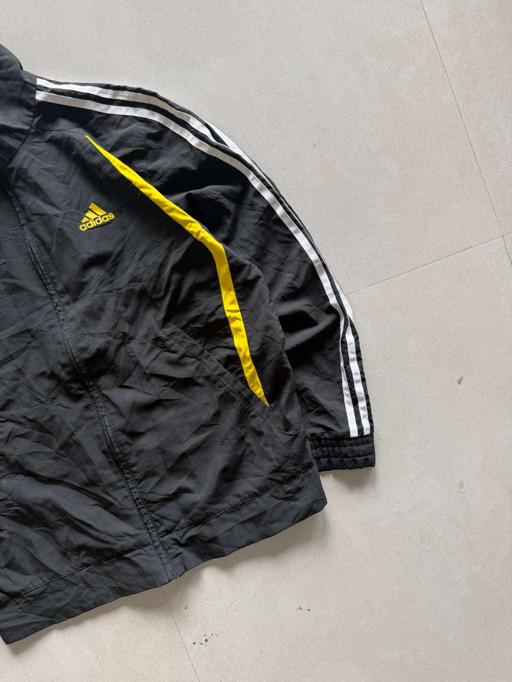 ADIDAS STRIPED JACKET - M