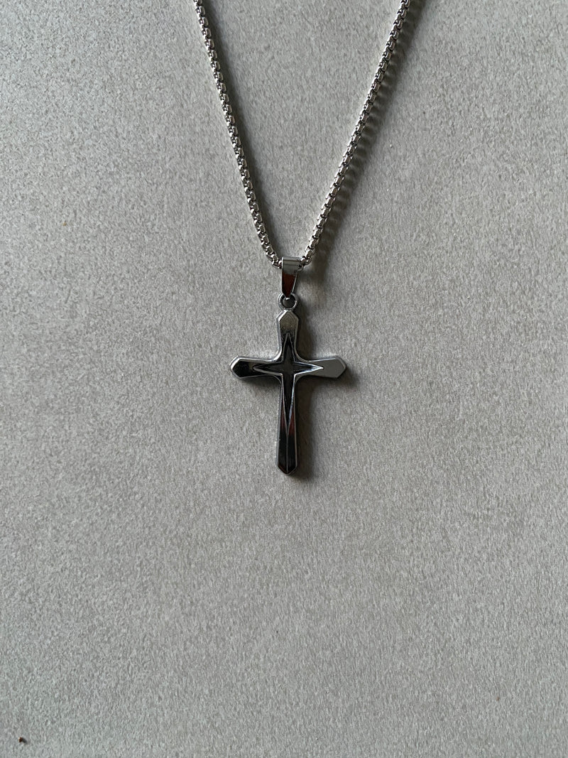 JESUS CROSS PENDANT CHAIN