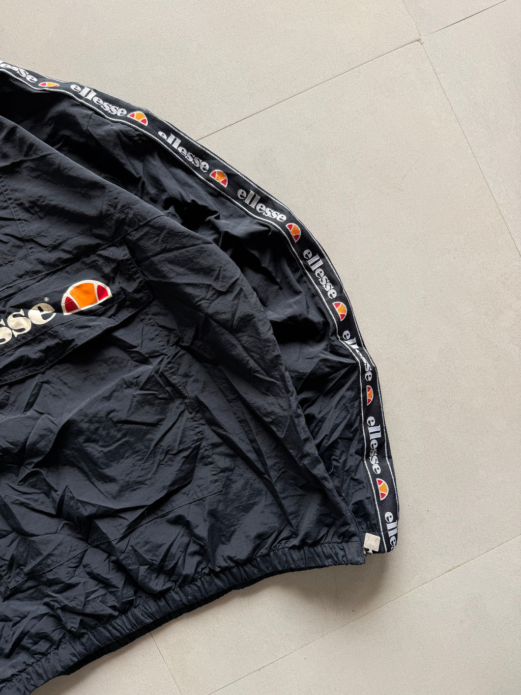 VINTAGE ELLESSE JACKET - M