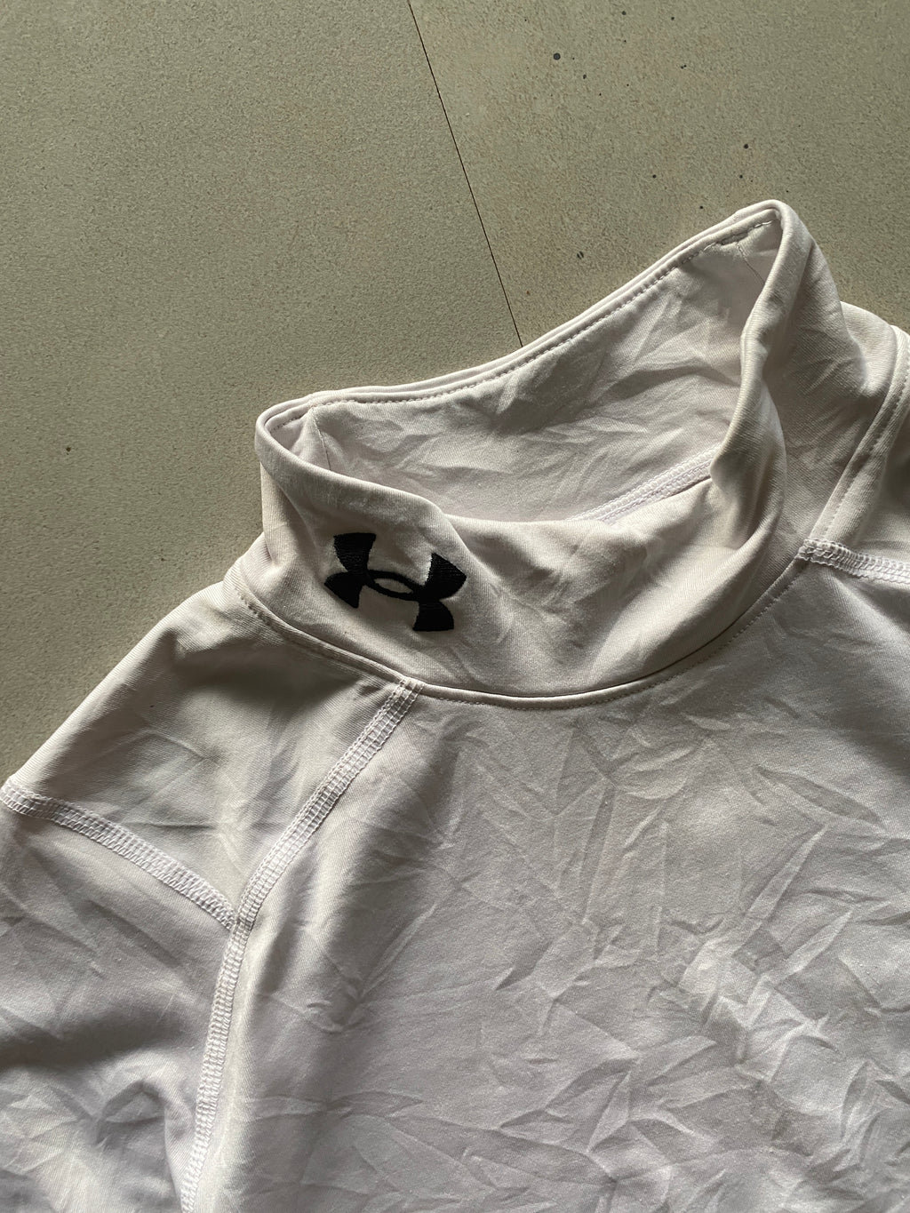 UNDER ARMOUR COMPRESSION TEE - L