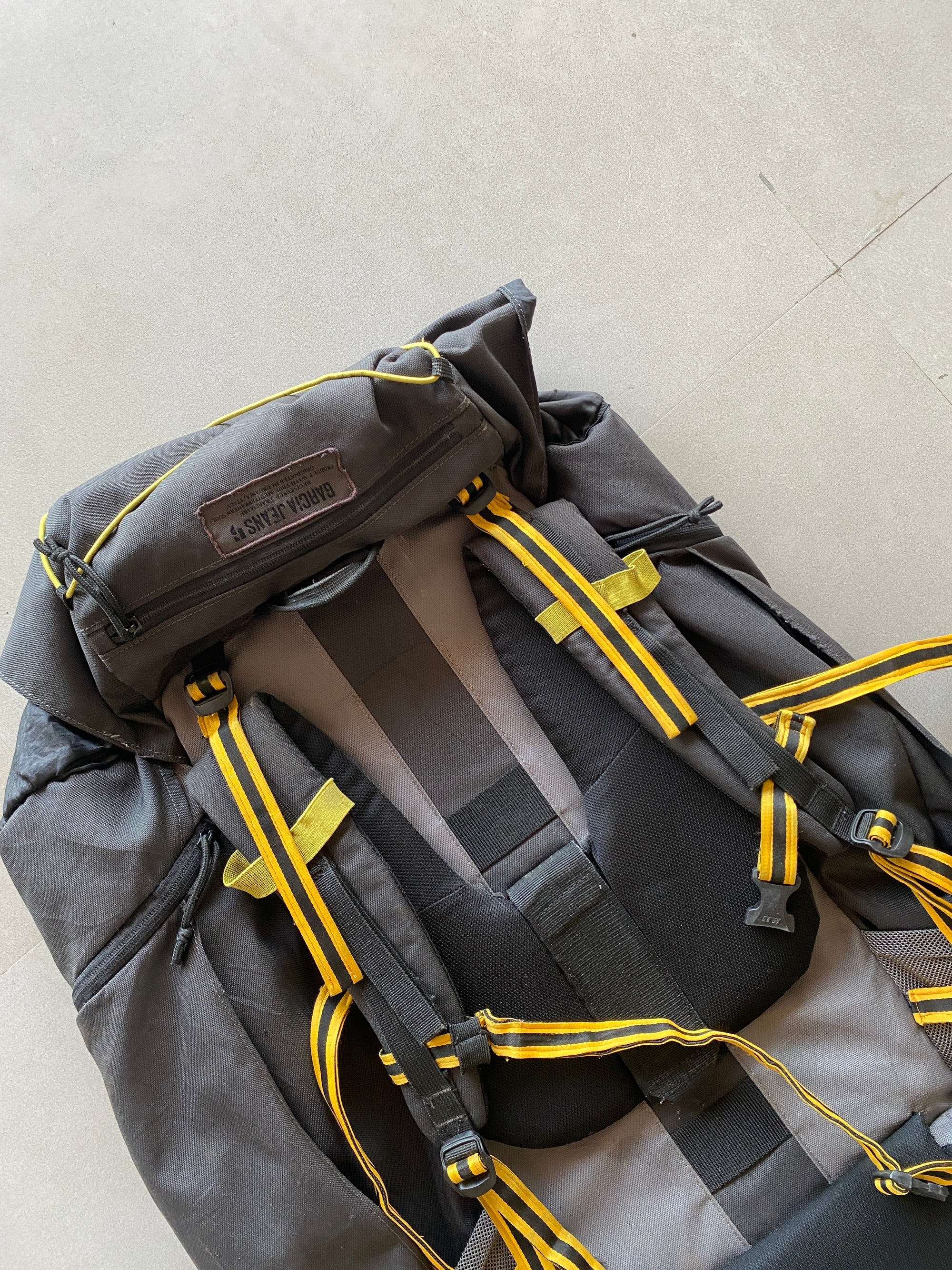 QUECHUA FORCLAZ 70 TRAVEL BAG