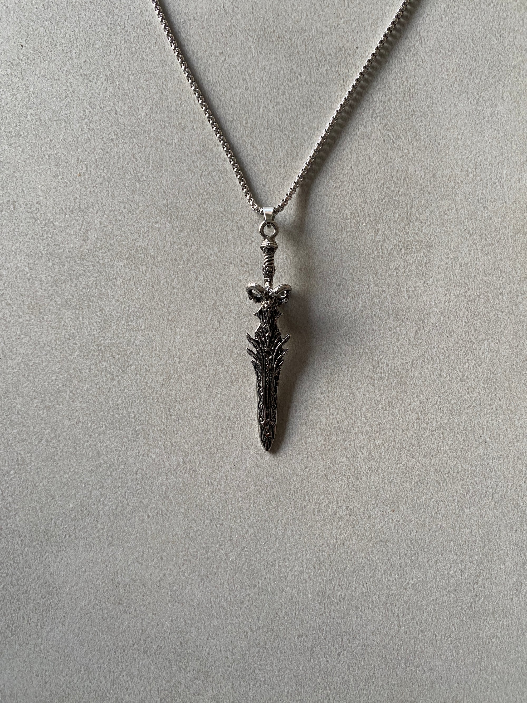 SKULL SWORD PENDANT CHAIN