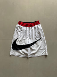 NIKE BIG SWOOSH SHORTS - M