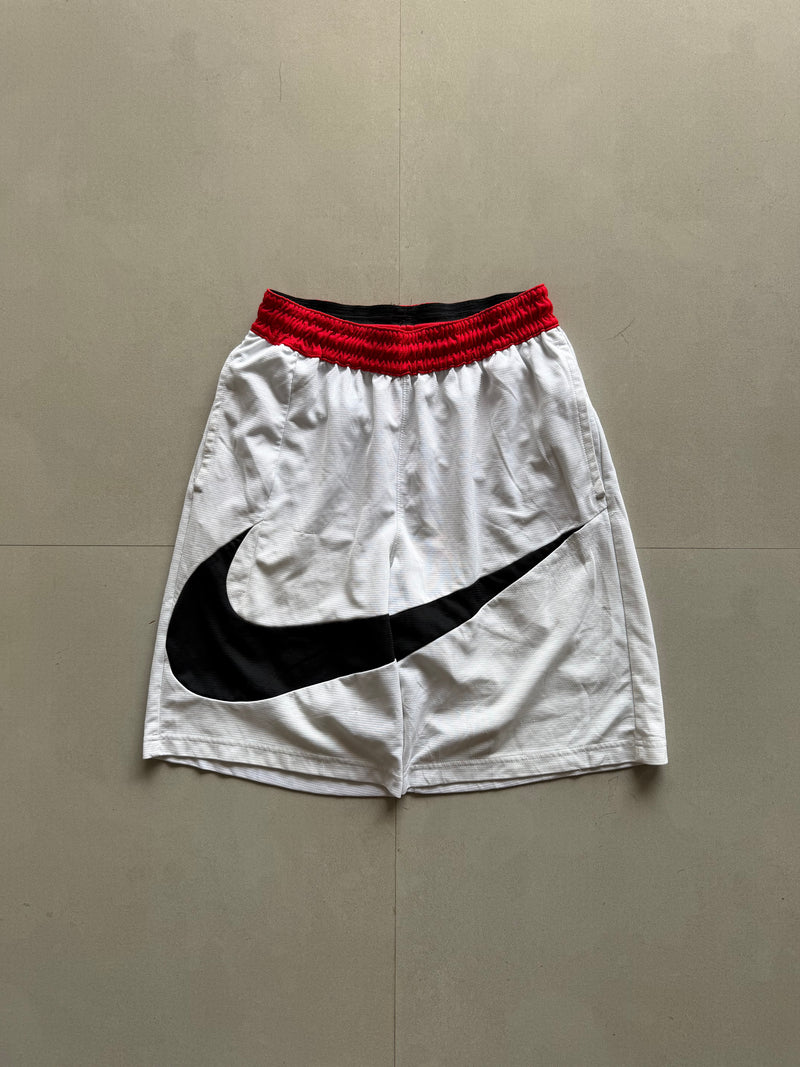 NIKE BIG SWOOSH SHORTS - M