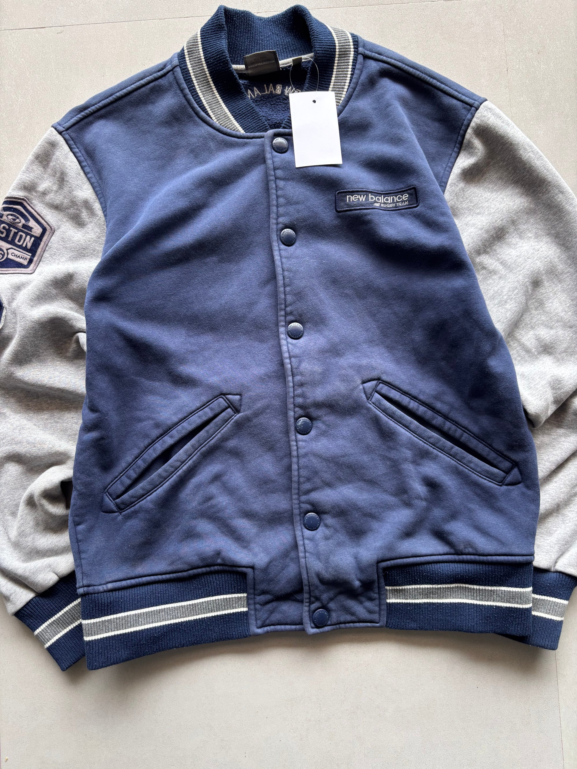 NEW BALANCE VARSITY JACKET - L