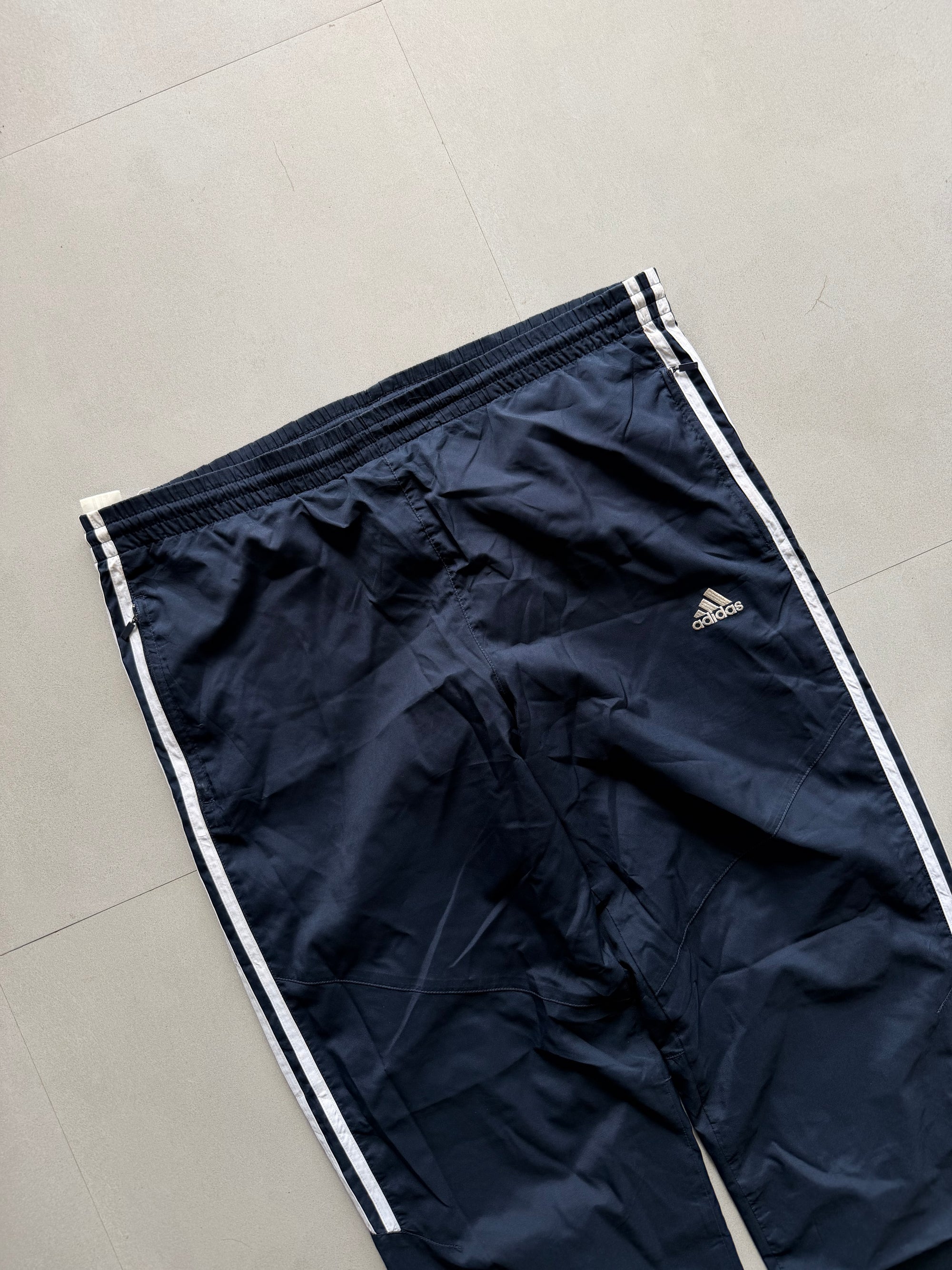 ADIDAS STRIPED TRACK PANT136 - XL