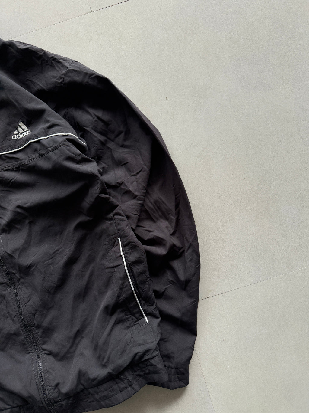 ADIDAS BLACK TRACK JACKET - L