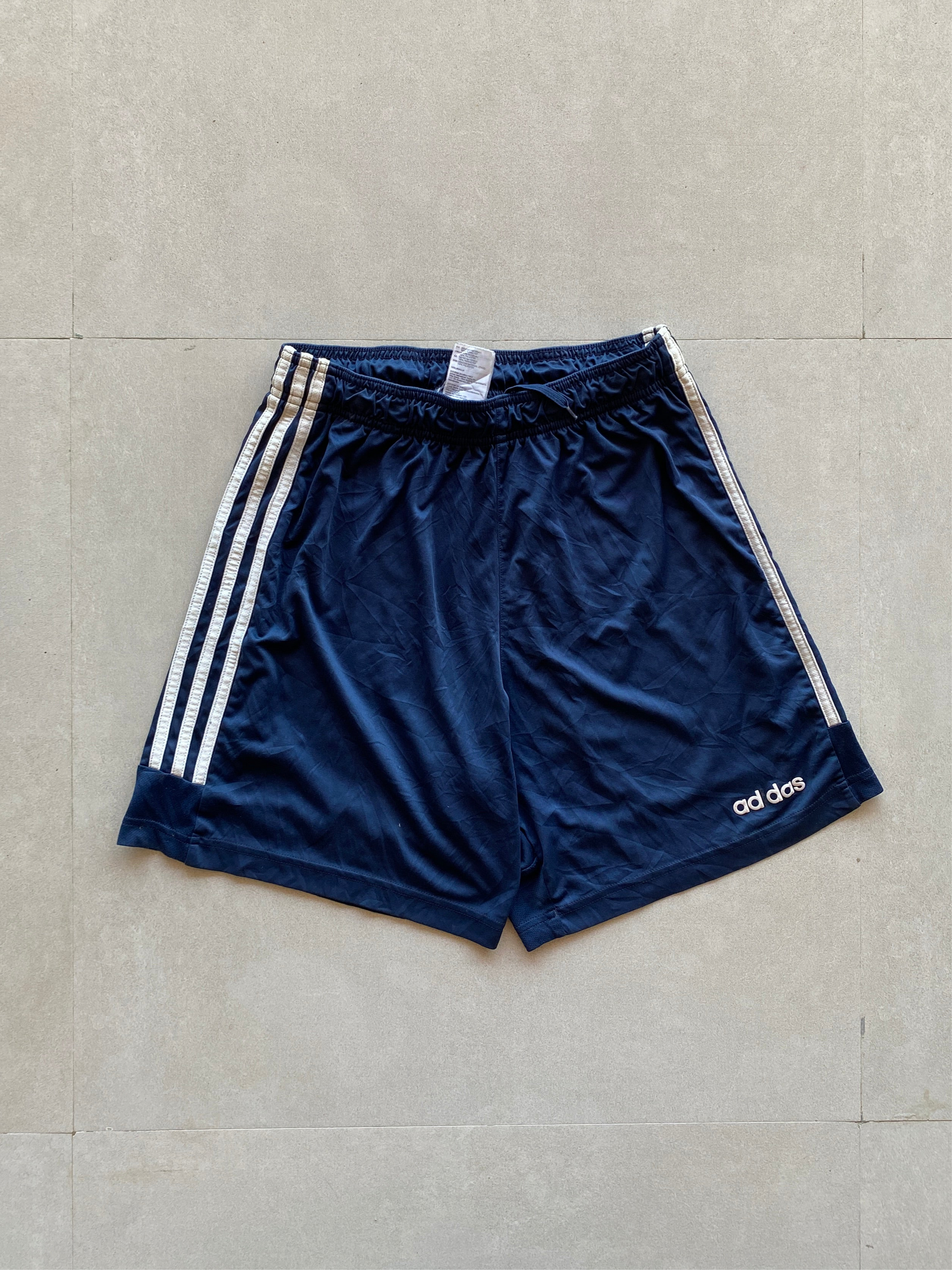 ADIDAS STRIPED SHORTS - M