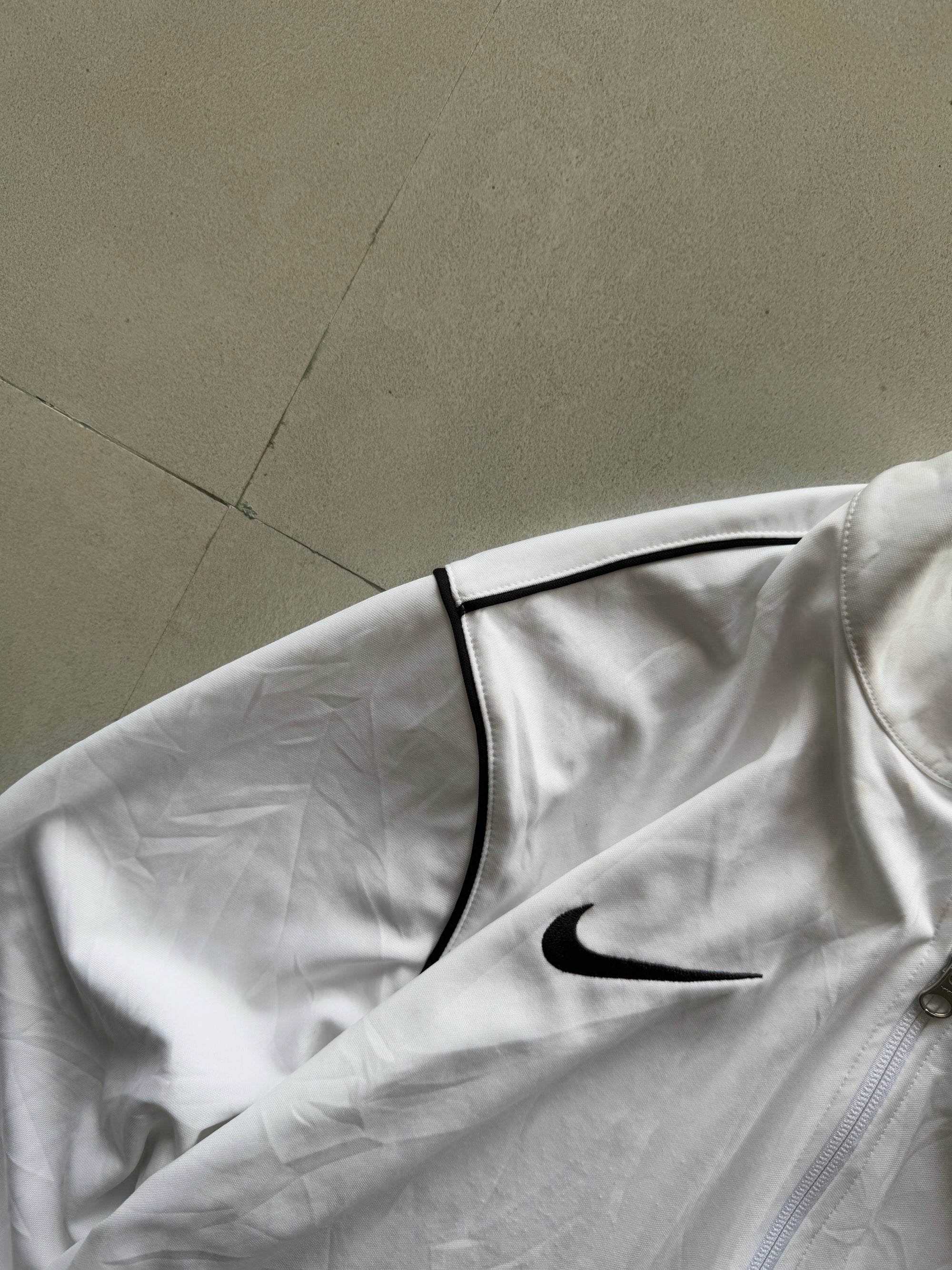 NIKE WHITE TRACK JACKET - XL