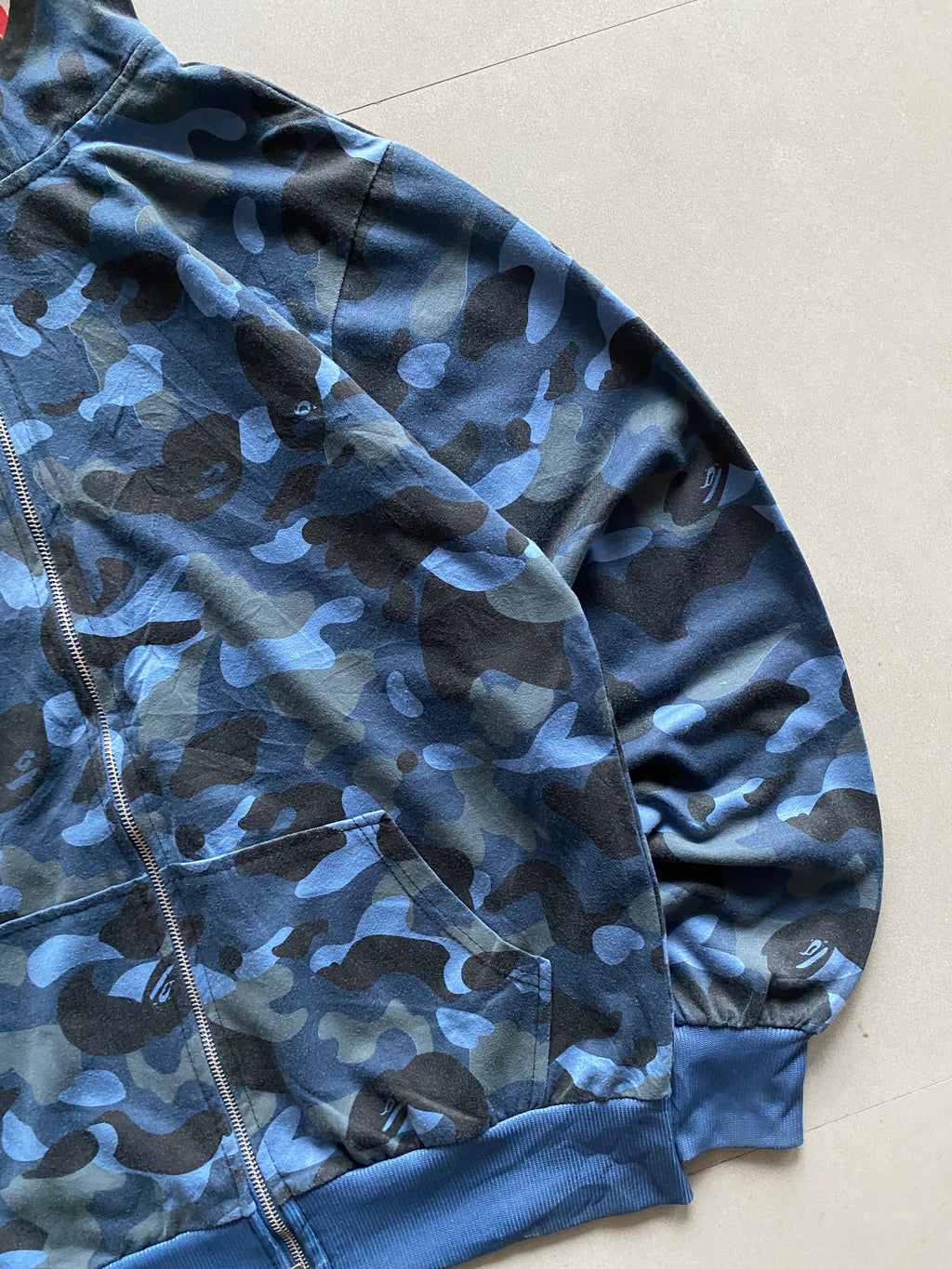 FULL ZIP SHARK HOODIE - M