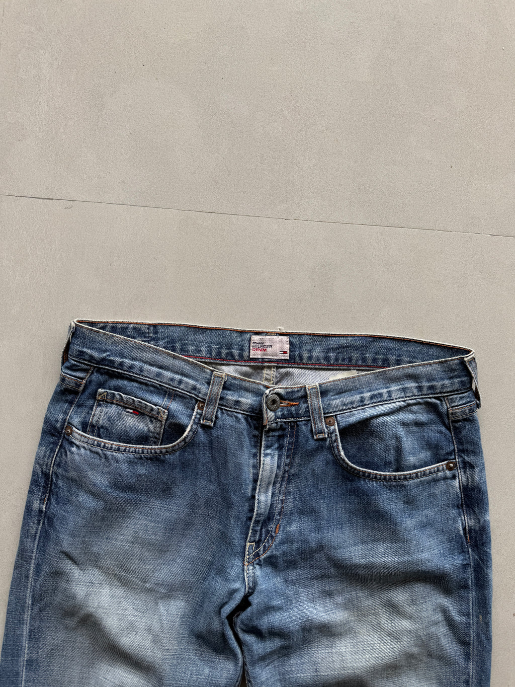 TOMMY HILFIGER BOOT CUT DENIM - M