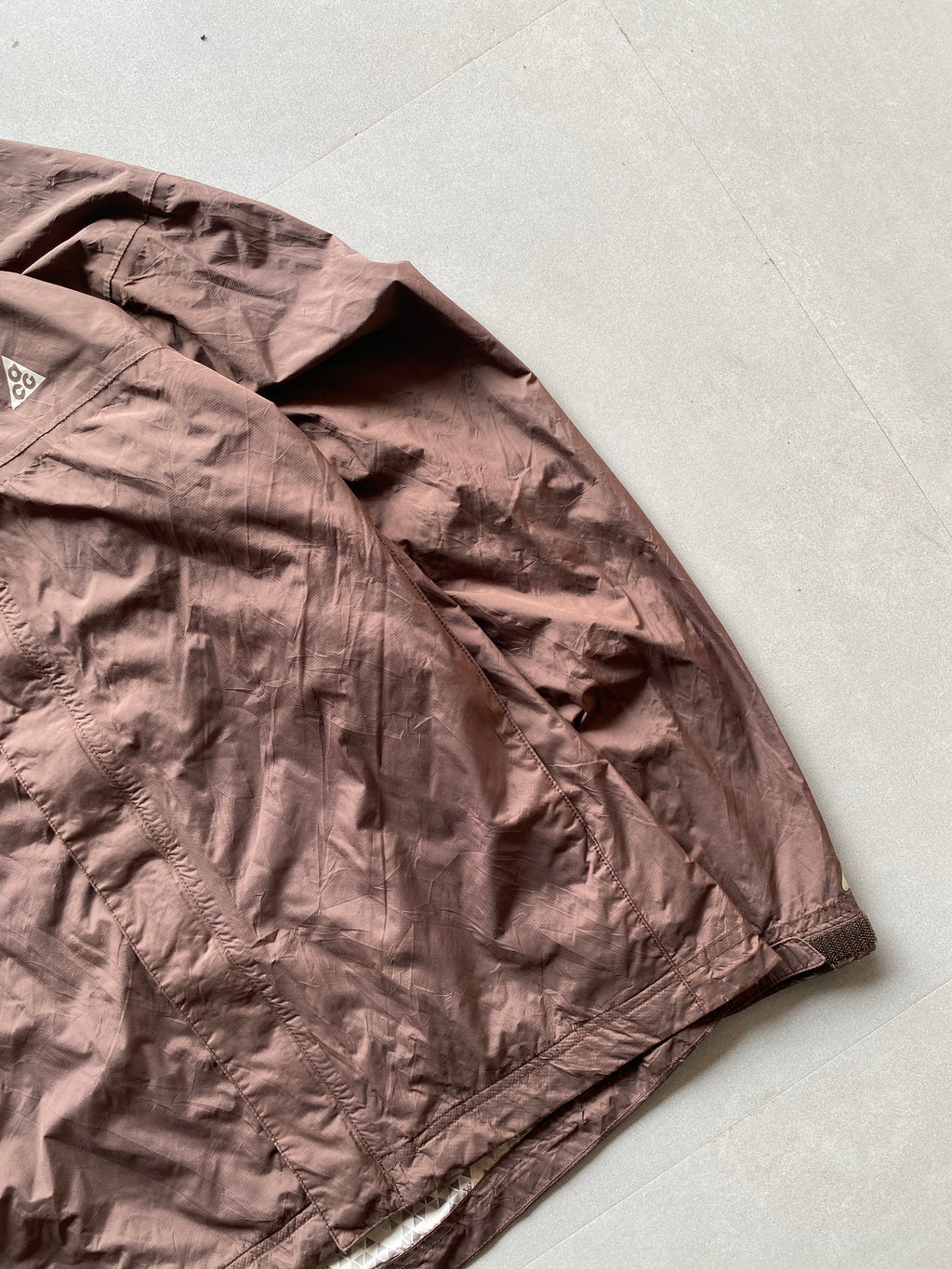 NIKE ACG HOODED JACKET - M