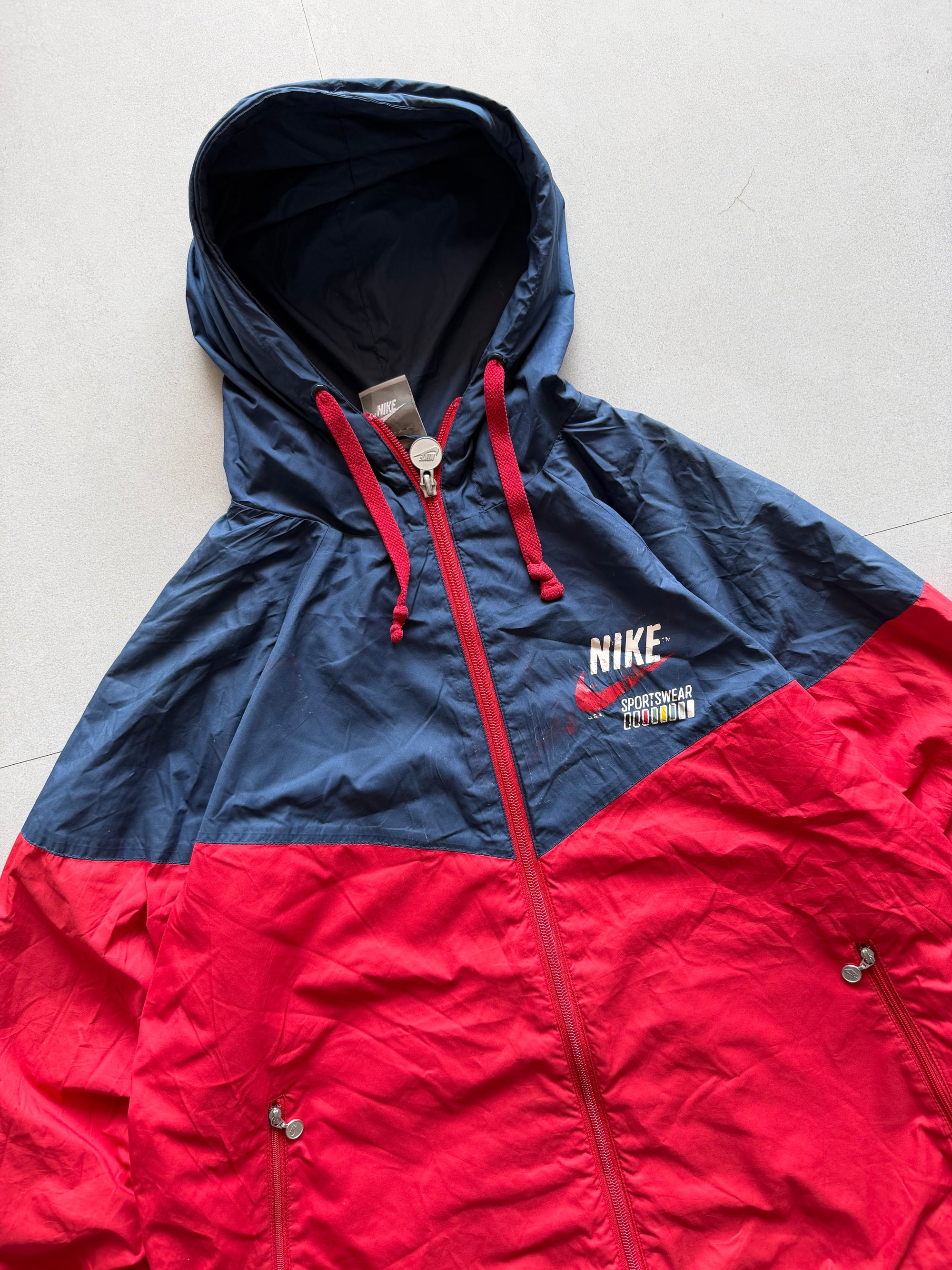 NIKE HOODED JACKET - M