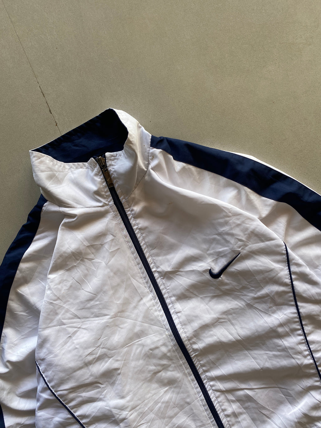 VINTAGE NIKE JACKET - L