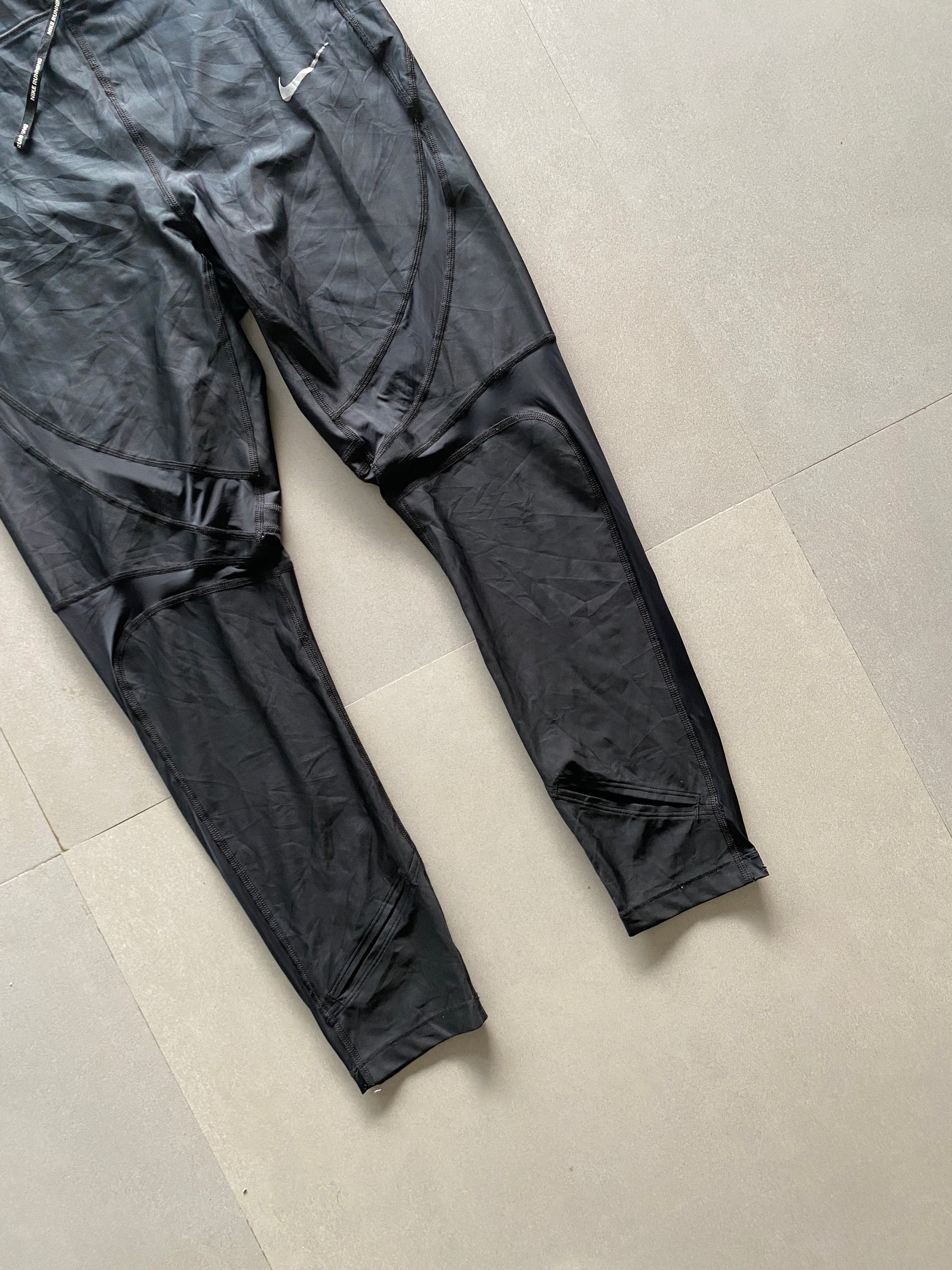 NIKE GYM WEAR - M