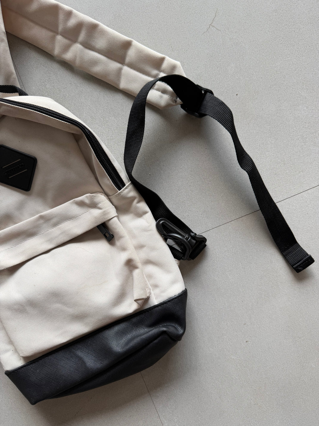 CROSS BODY BAG