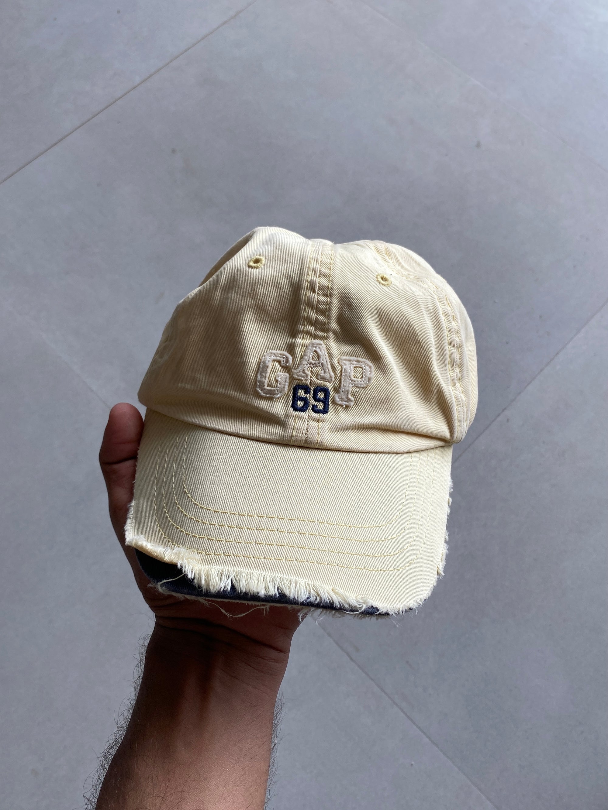 VINTAGE GAP CAP