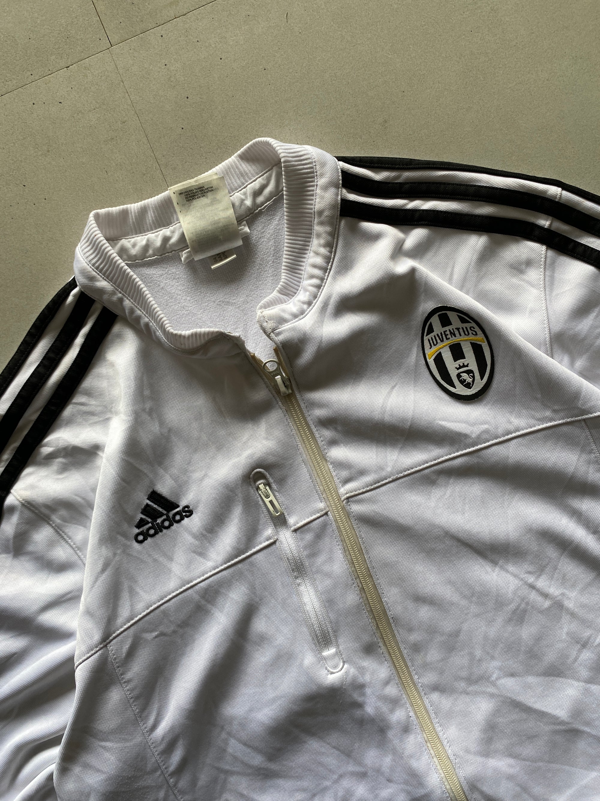VINTAGE ADIDAS JUVENTUS STRIPED JACKET - XL