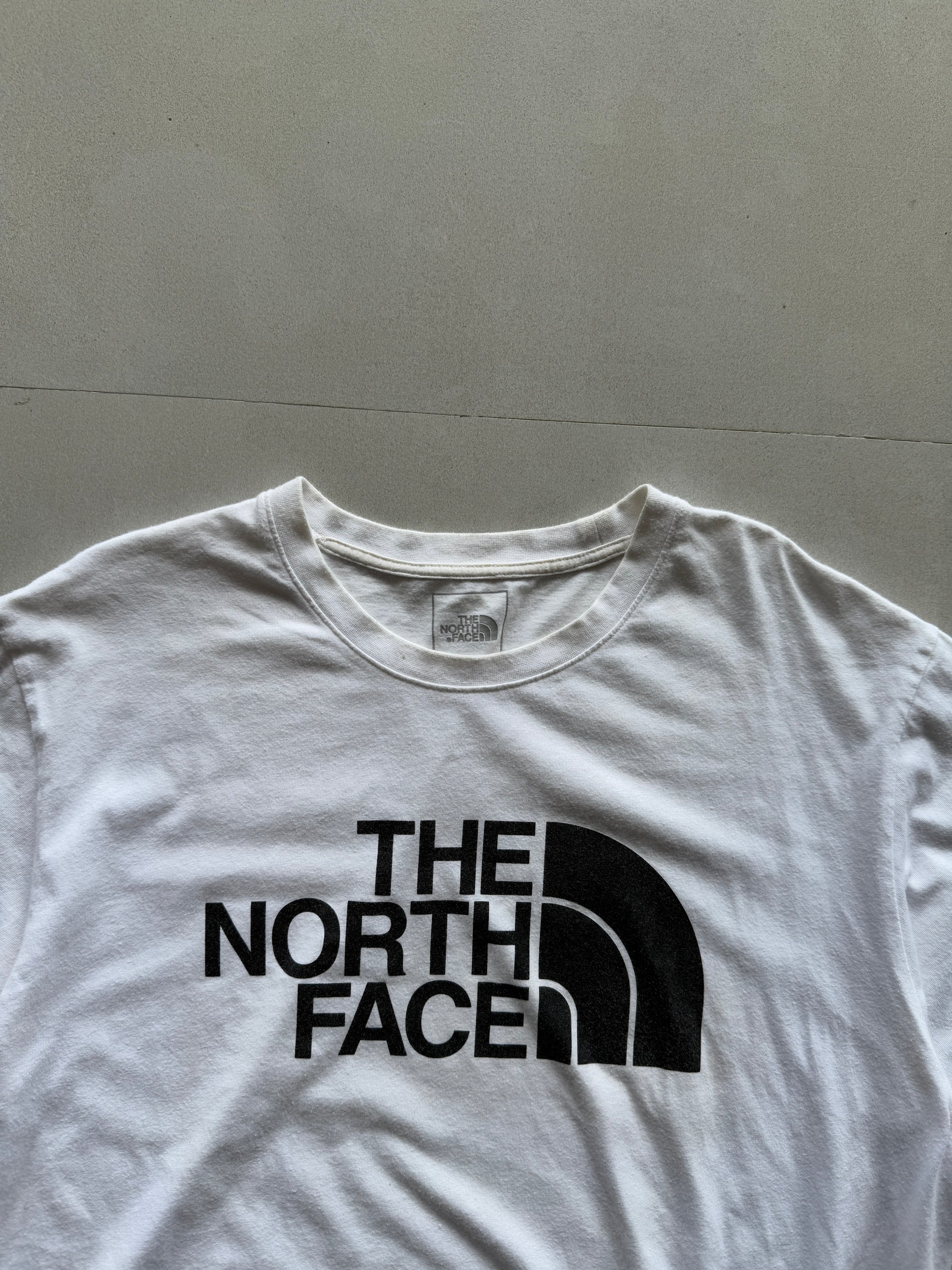 THE NORTH FACE BIG LOGO TEE - L