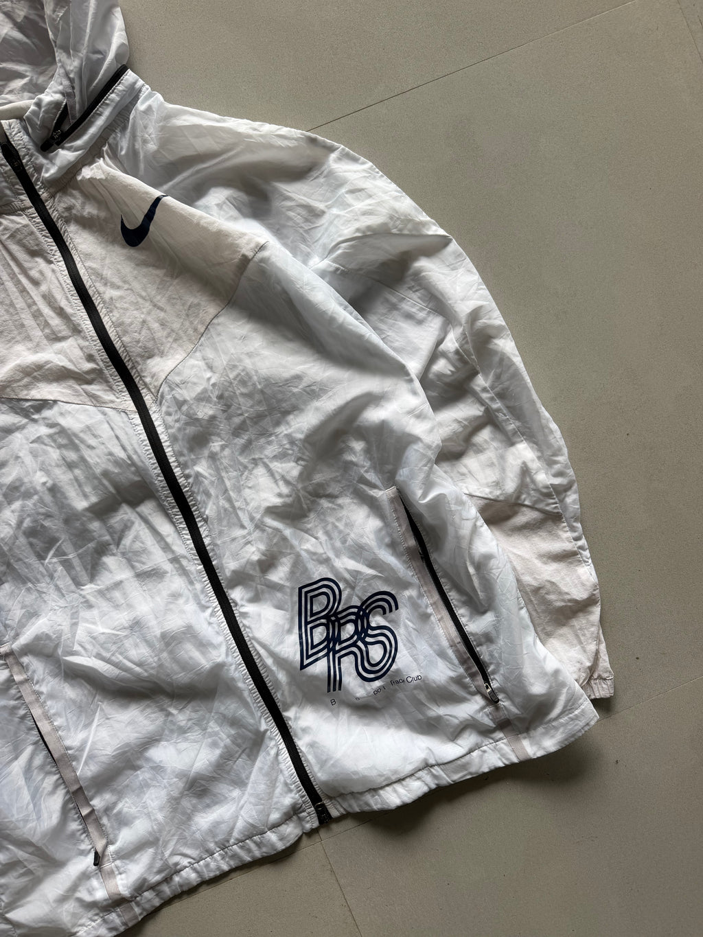 VINTAGE NIKE HOODED RUNNING JACKET -