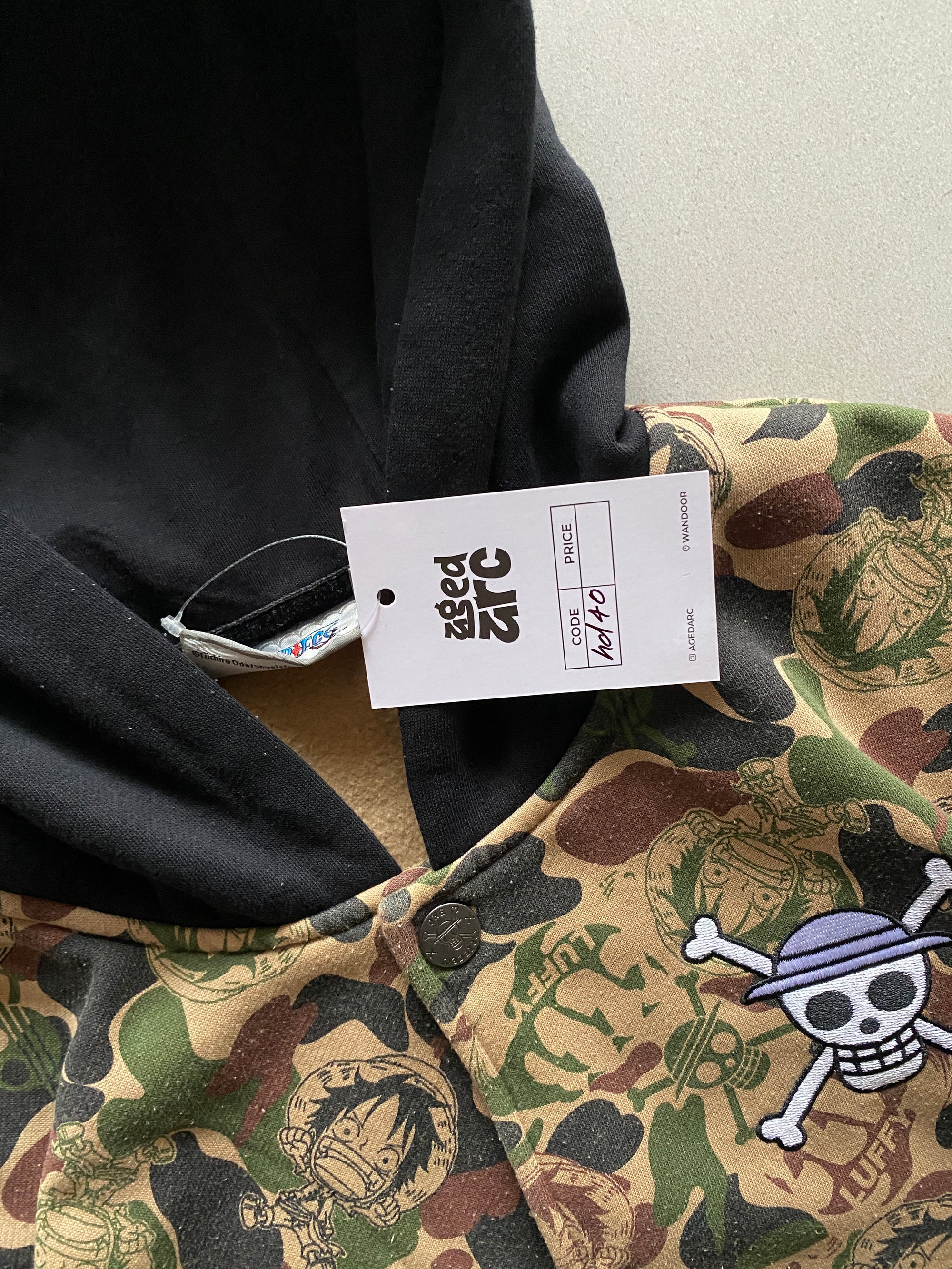 ONE PIECE HOODED VARSITY JACKET - M