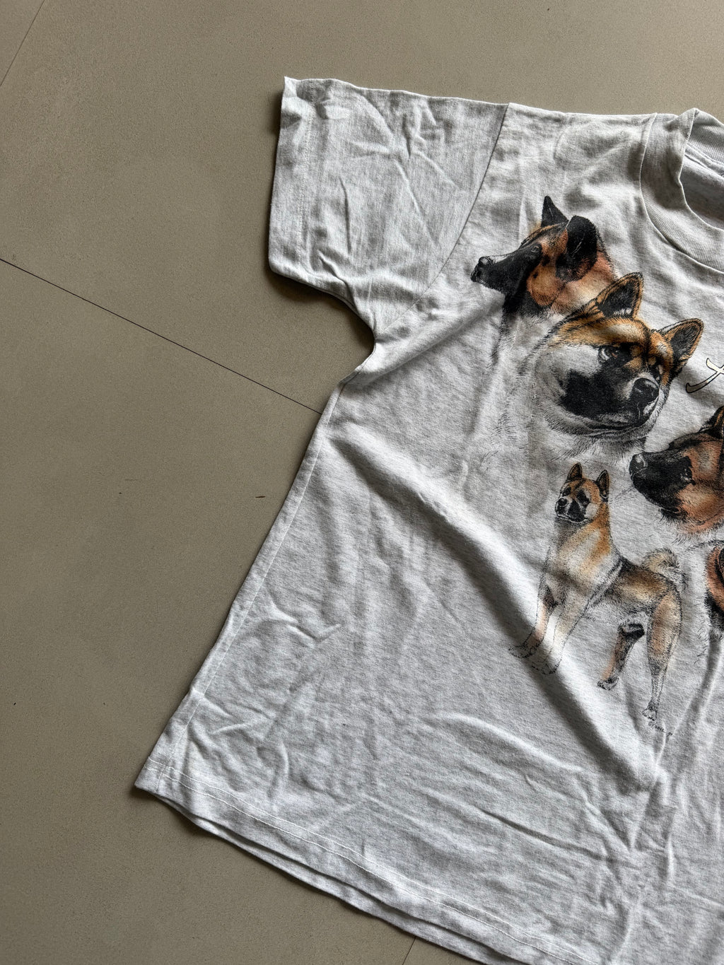 VINTAGE GRAPHIC TEE - S
