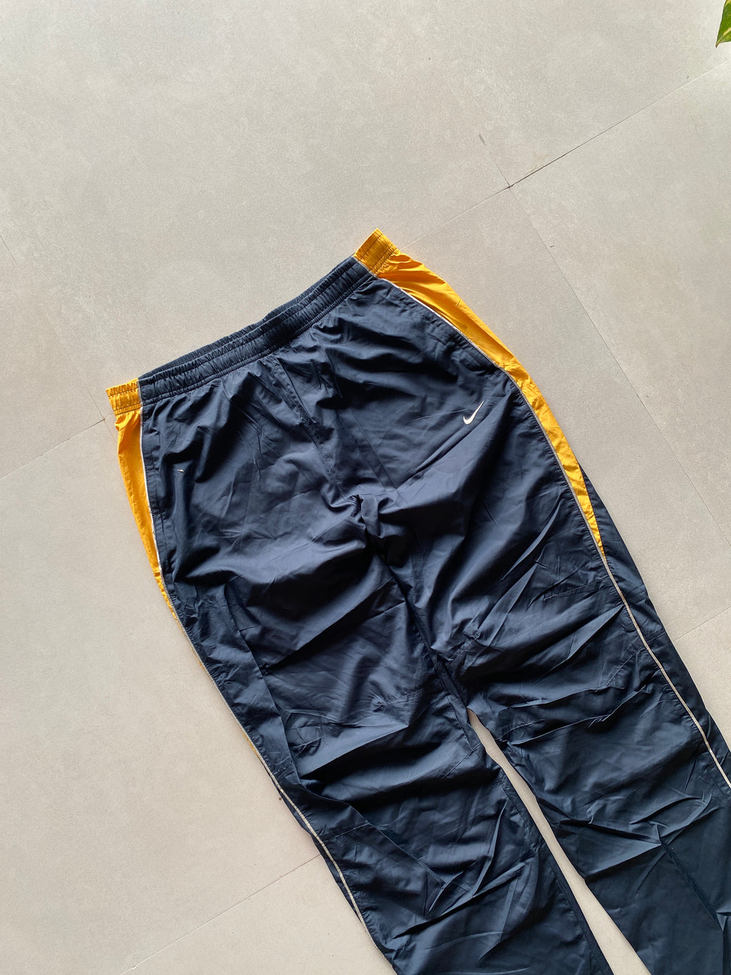 NIKE BAGGY TRACK PANT - M