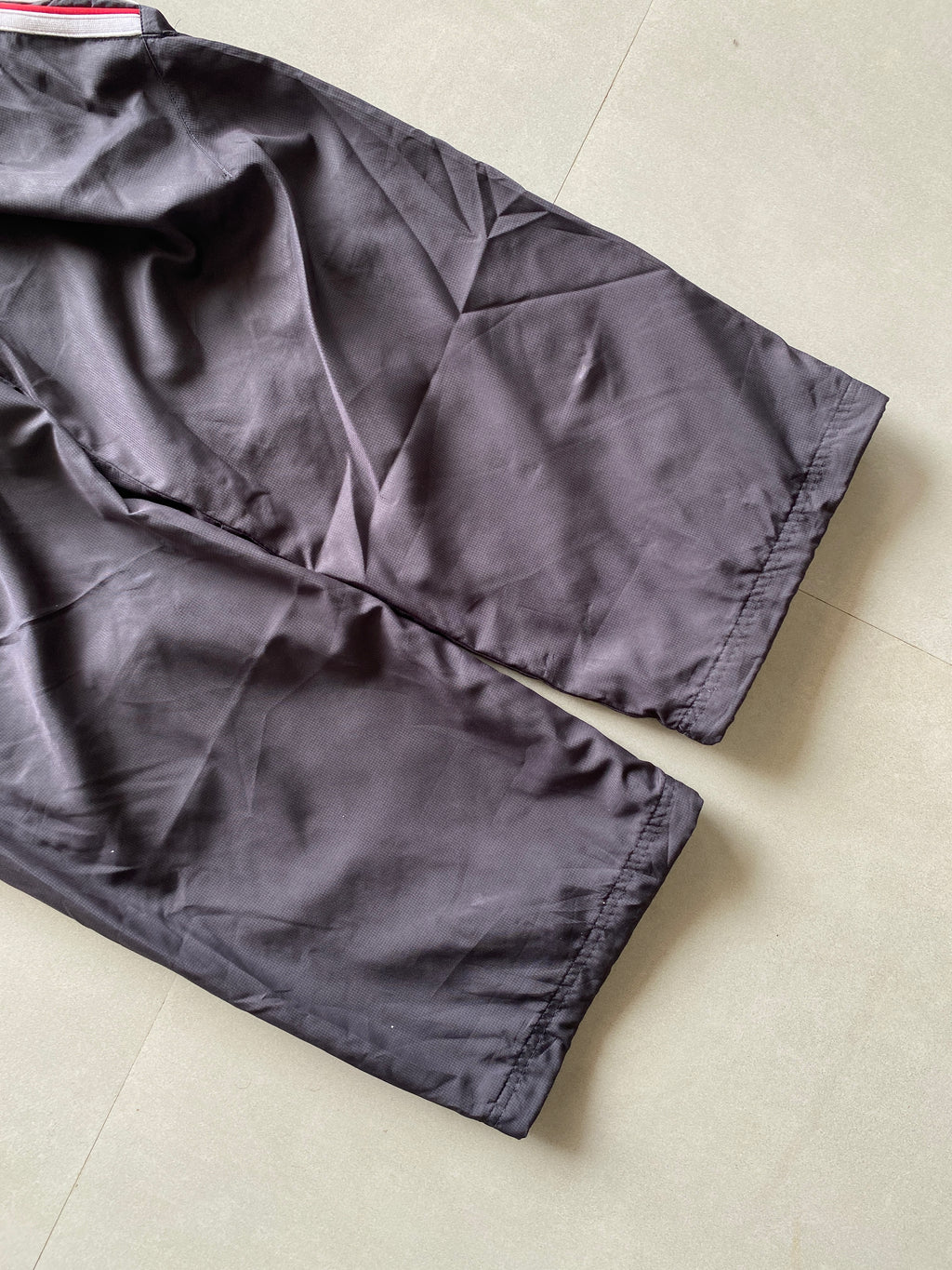 ADIDAS STRIPED BAGGY TRACK PANT - M