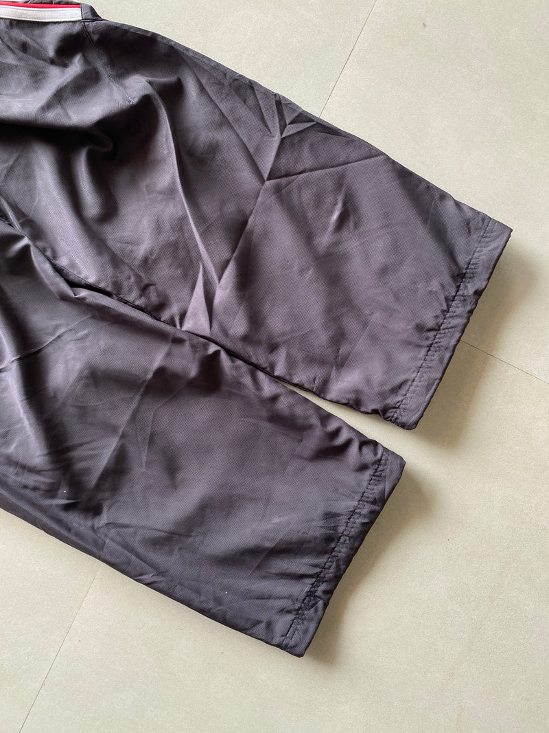 ADIDAS STRIPED BAGGY TRACK PANT - M