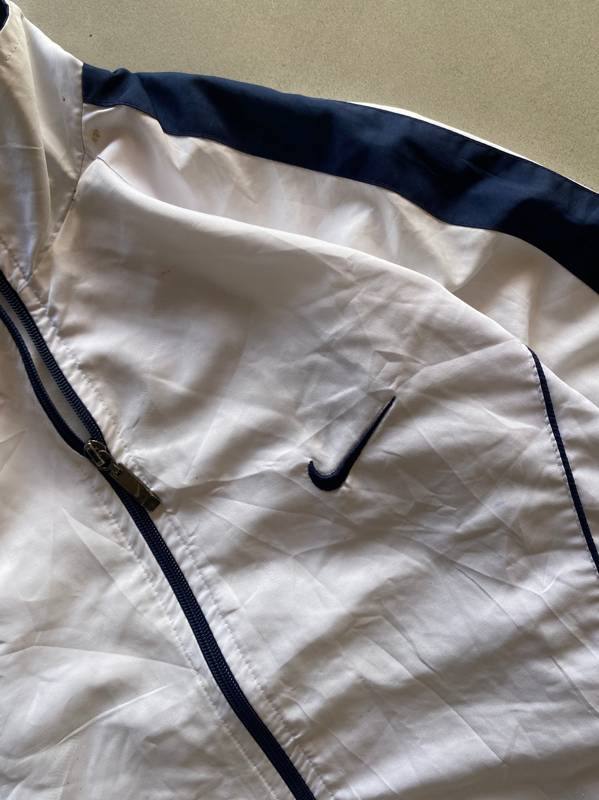 VINTAGE NIKE JACKET - L