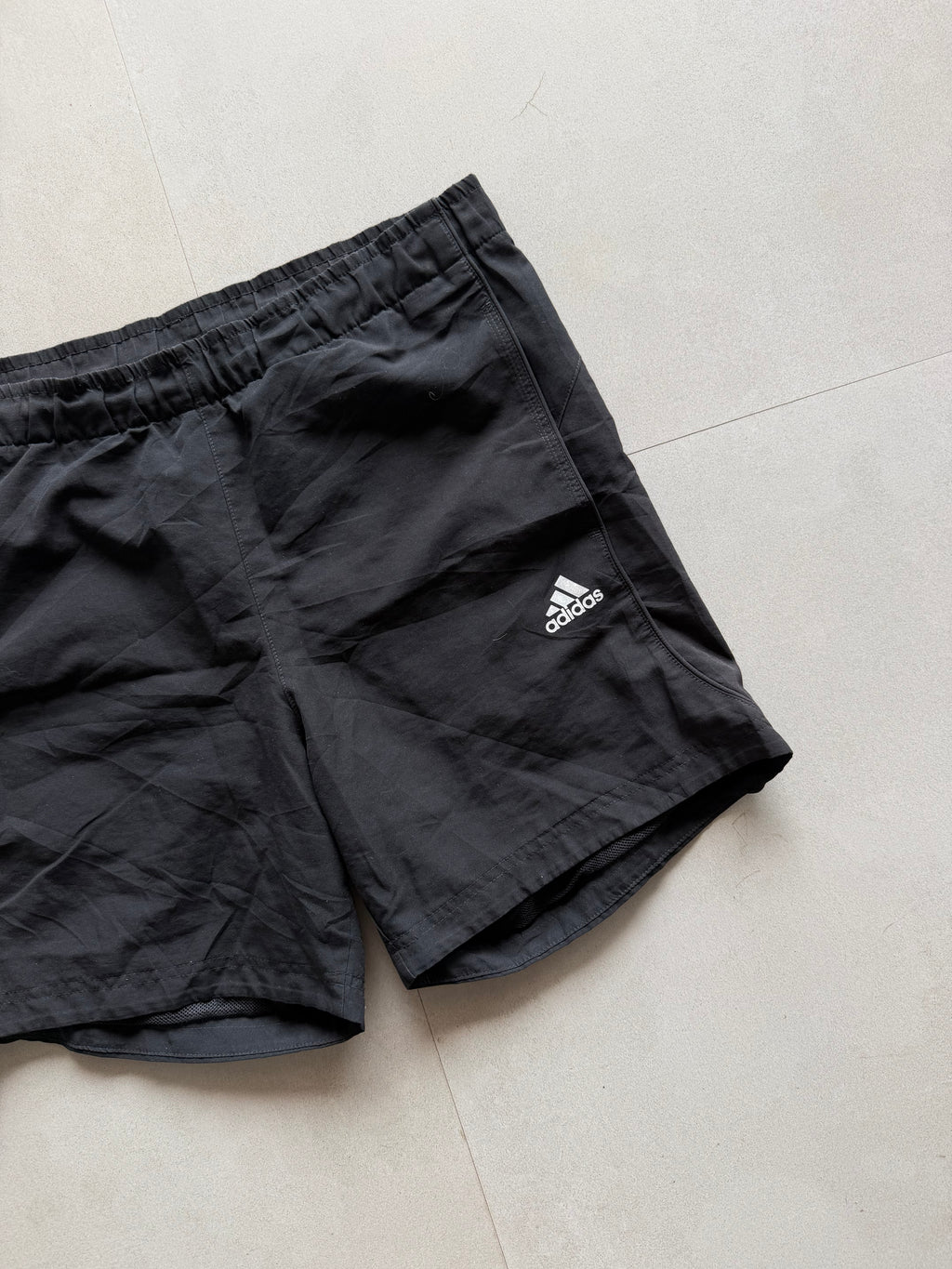 ADIDAS BASIC SHORTS - L