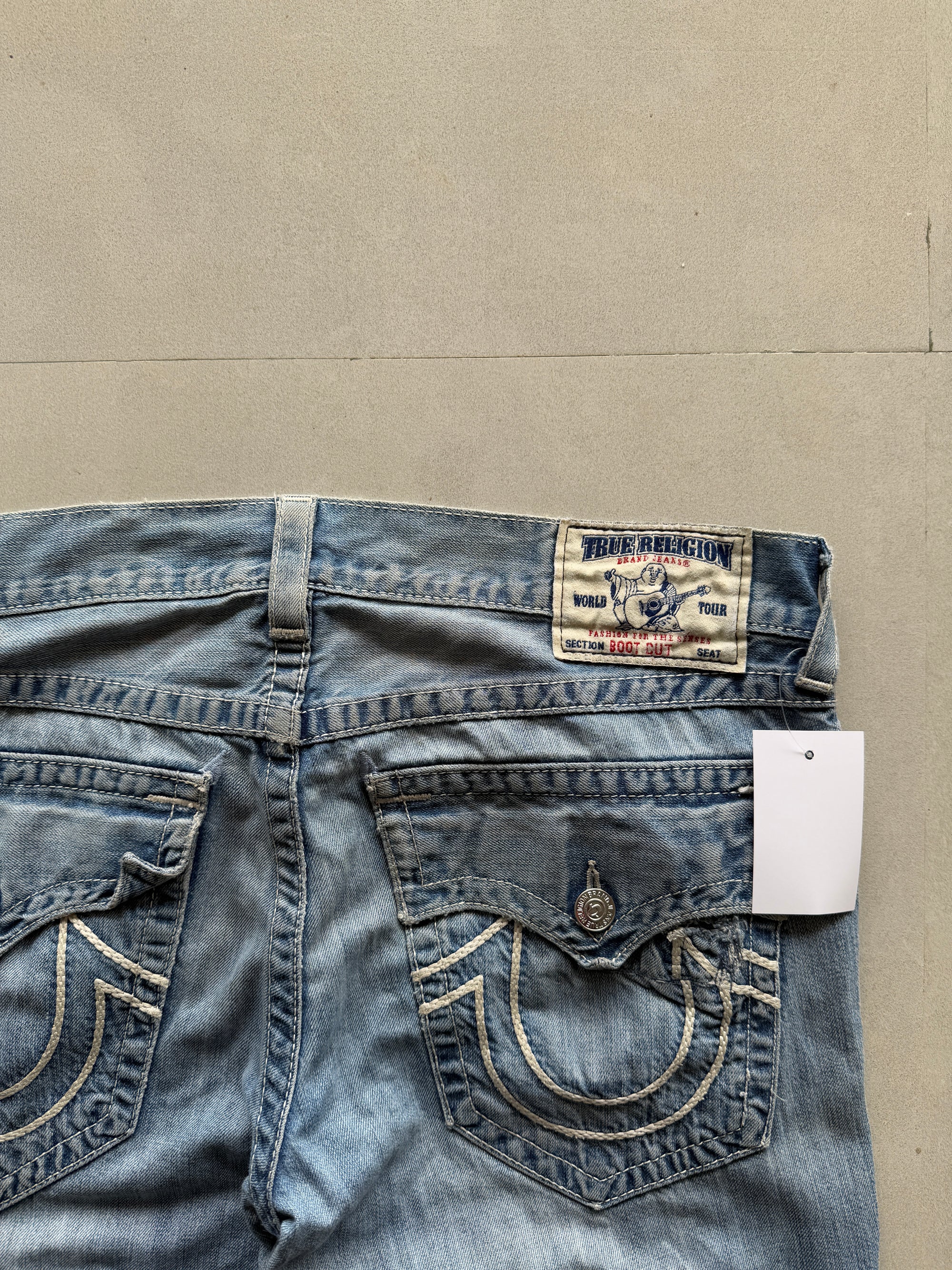 TRUE RELIGION DISTRESSED DENIM - L