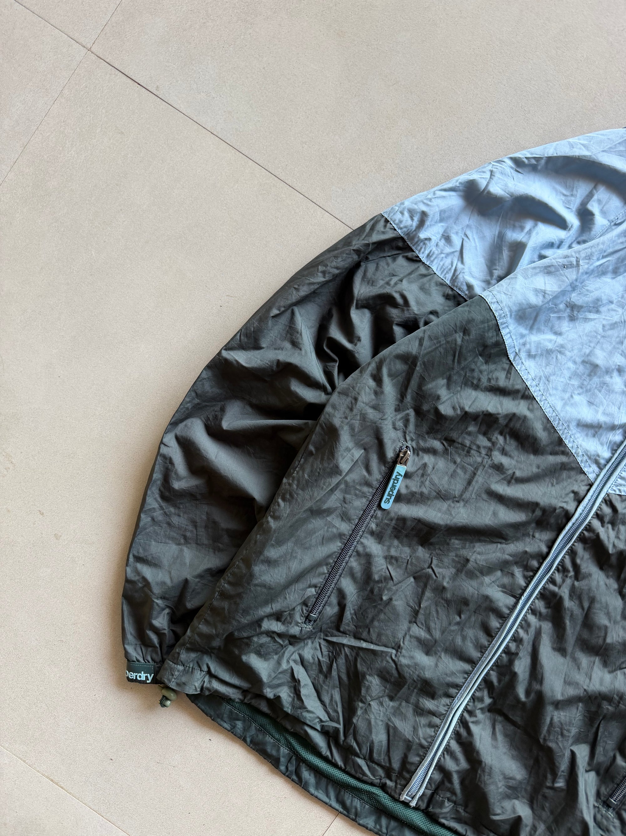 SUPERDRY HOODED JACKET - M