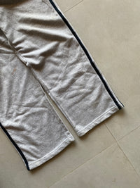ADIDAS BAGGY SWEATPANT - M